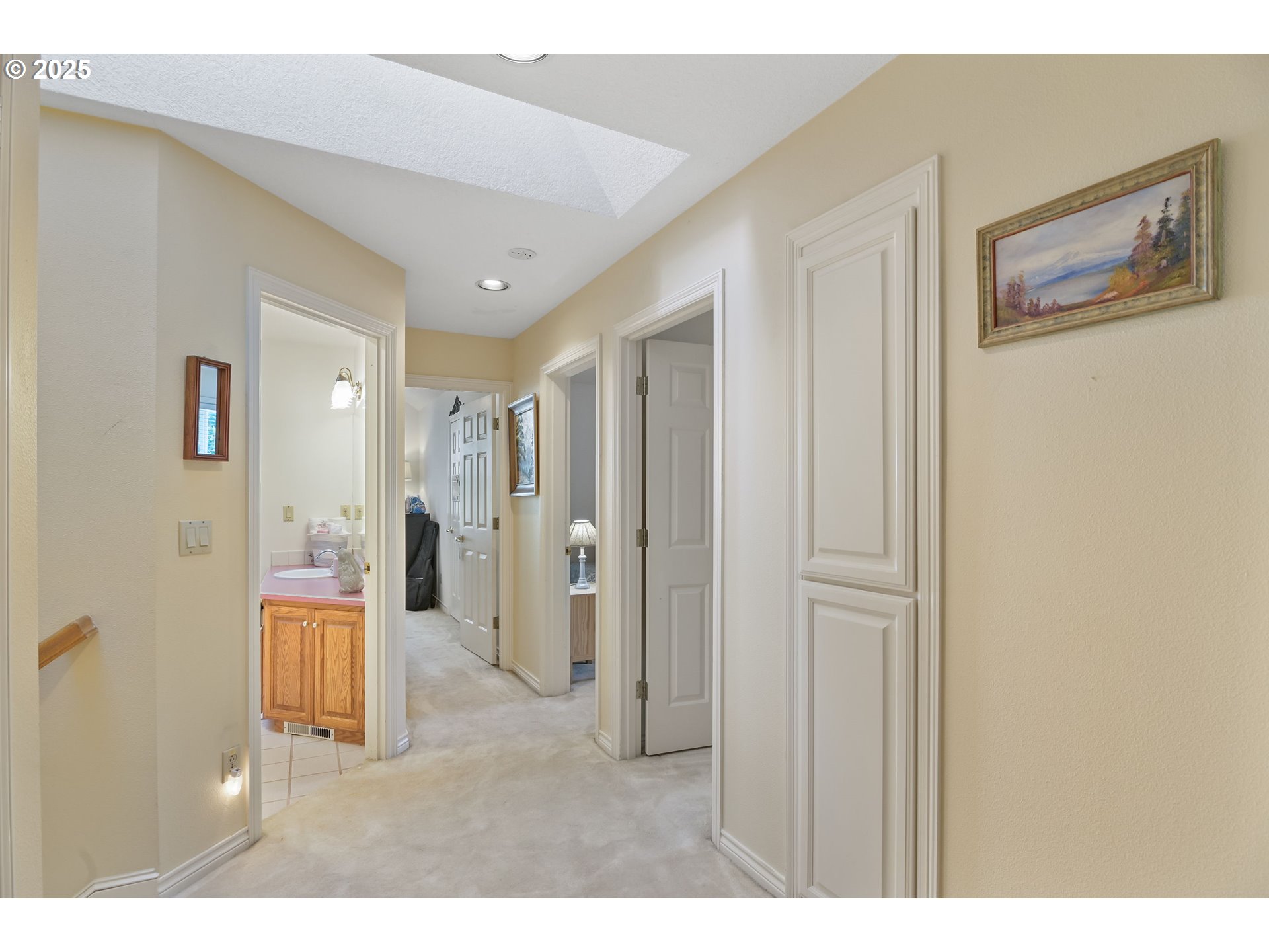 Portland, Oregon, 97223, United States, 4 Bedrooms Bedrooms, ,2 BathroomsBathrooms,Residential,For Sale,1892030