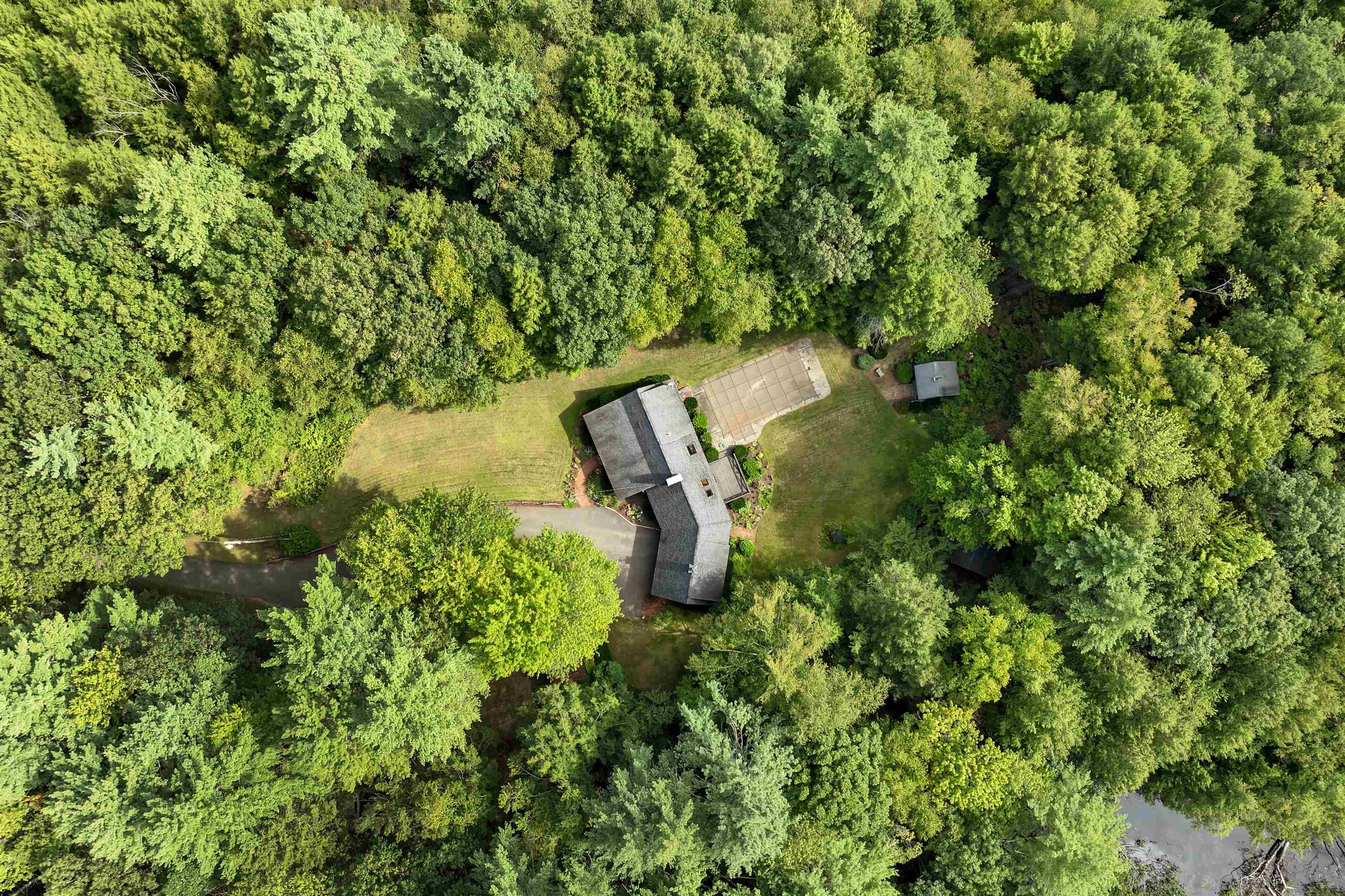 Chesterfield, New Hampshire, 03466, United States, 4 Bedrooms Bedrooms, ,2 BathroomsBathrooms,Residential,For Sale,1934189