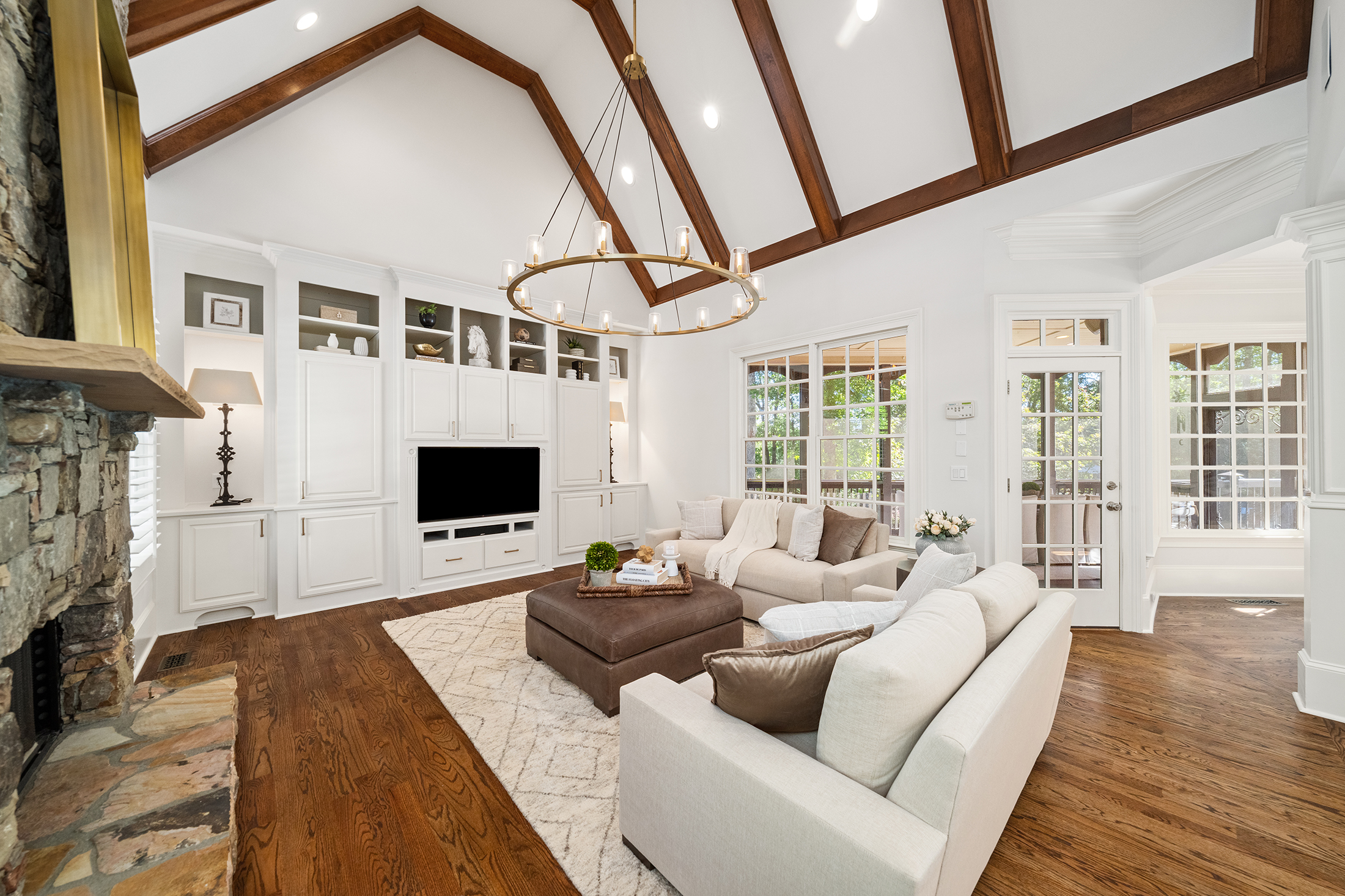  Located Within the Gated Greystone Farms Community in Milton - 物件實景