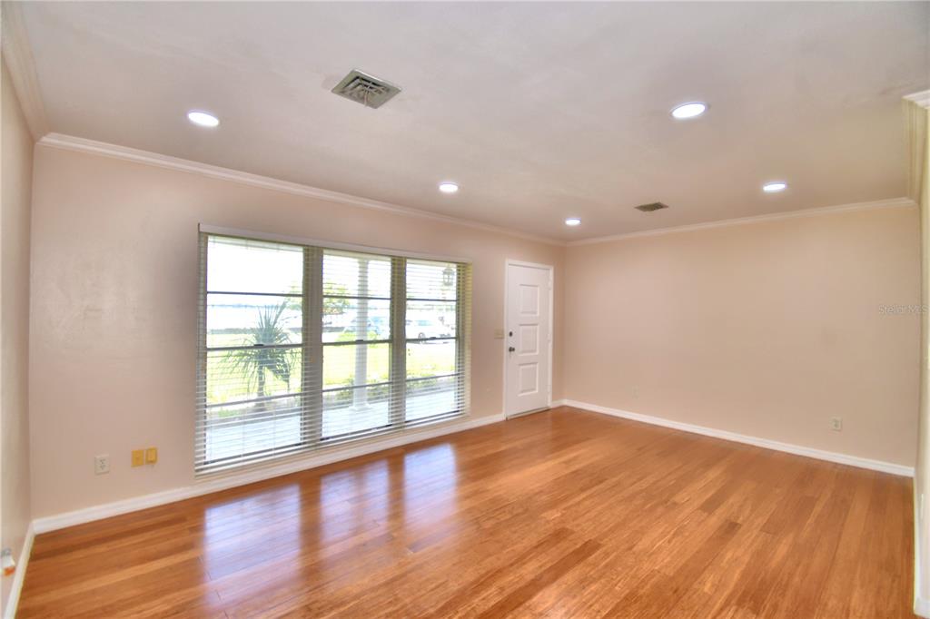 Winter Haven, Florida, 33880, United States, 3 Bedrooms Bedrooms, ,3 BathroomsBathrooms,Residential,For Sale,1736621