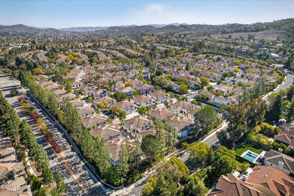 Moorpark, California, 93021, United States, 2 Bedrooms Bedrooms, ,3 BathroomsBathrooms,Residential,For Sale,1989466