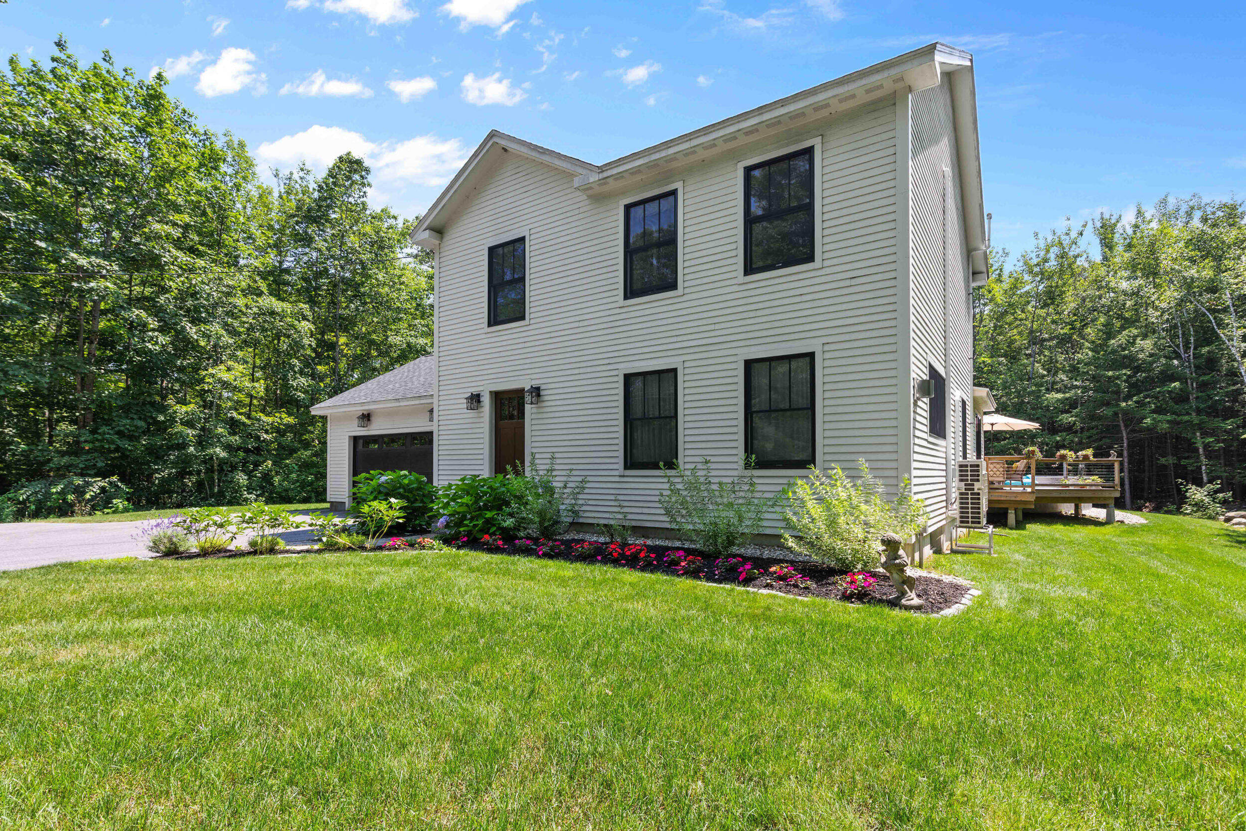 Falmouth, Maine, 04105, United States, 3 Bedrooms Bedrooms, ,3 BathroomsBathrooms,Residential,For Sale,1917362