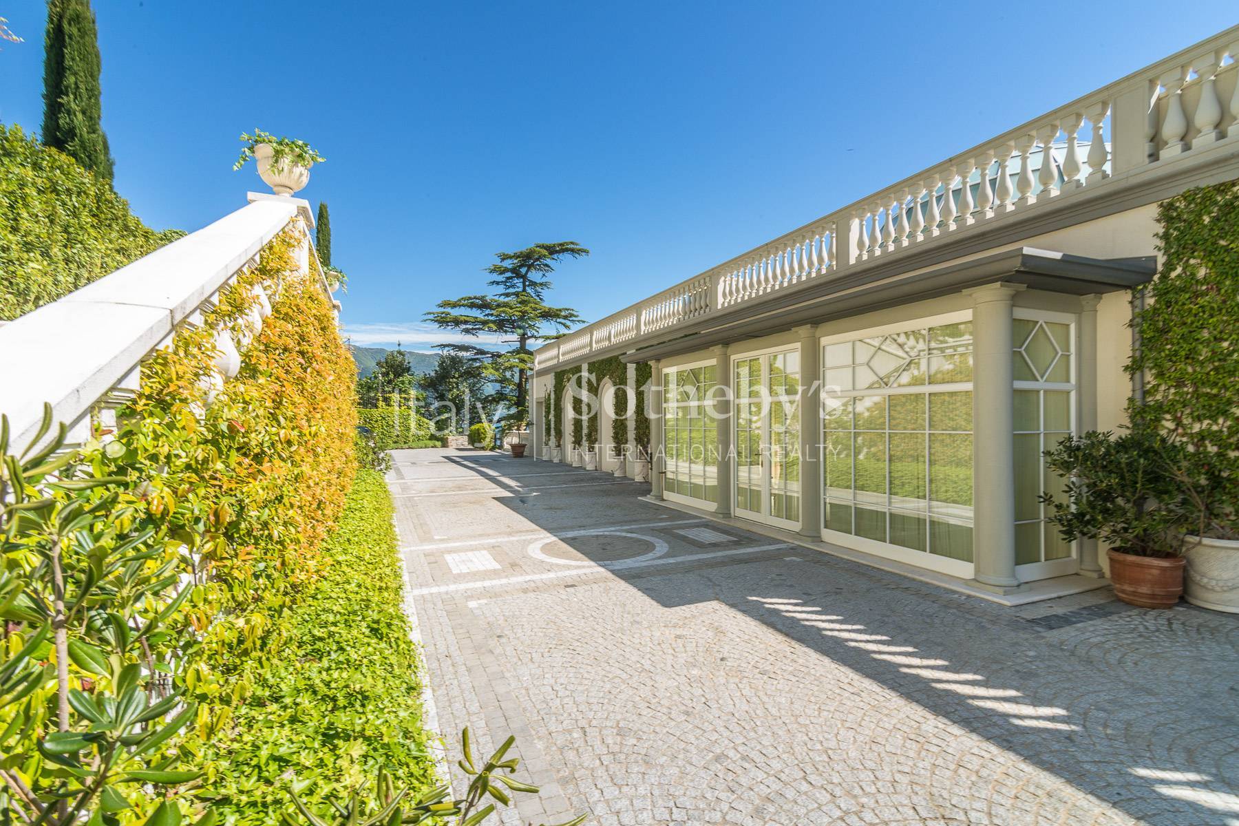  Gorgeous lakefront trophy estate - 物件實景