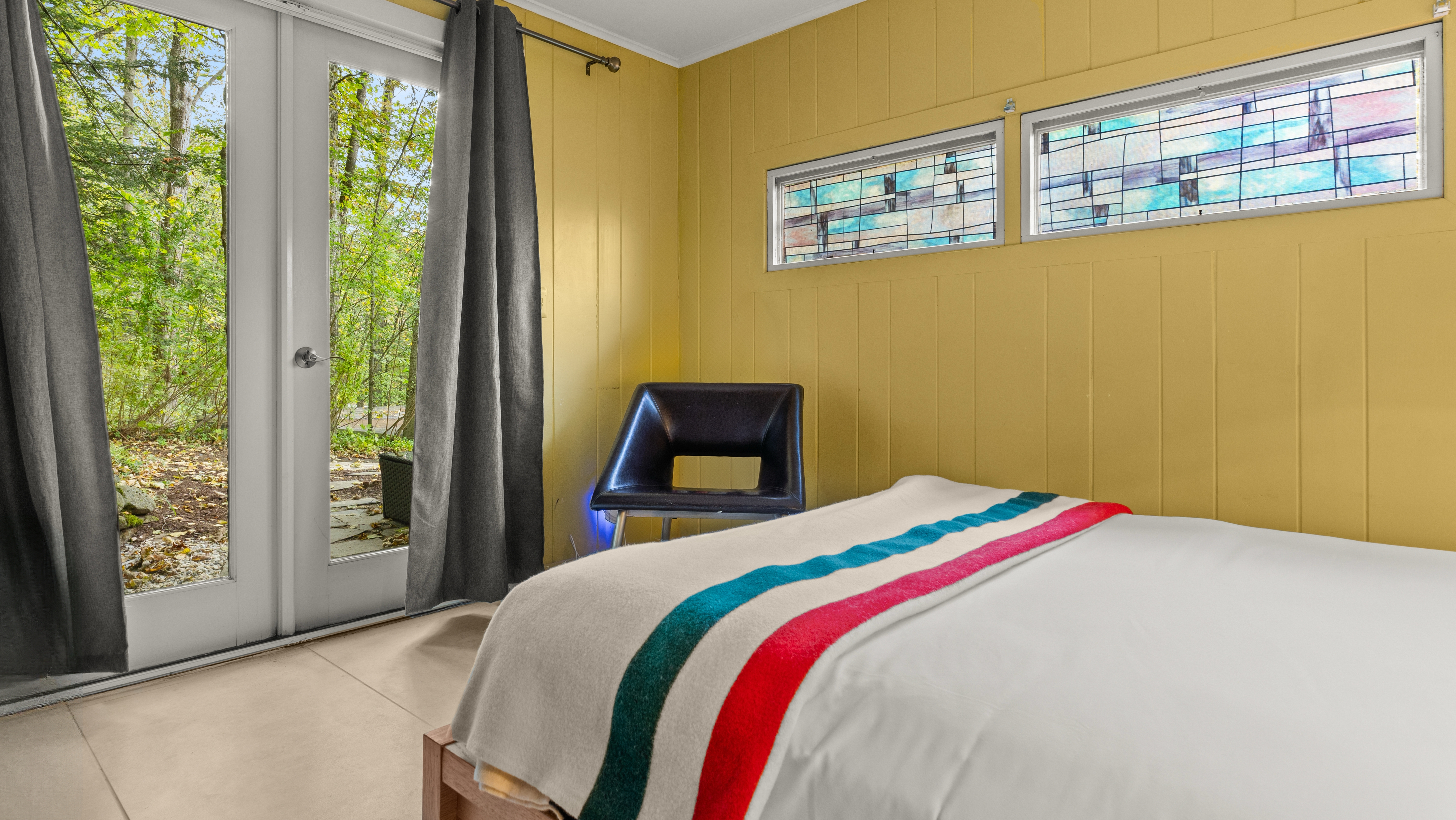 Midcentury Modern Berkshire Retreat Near Laurel Lake & Downtown Lenox - 物件實景