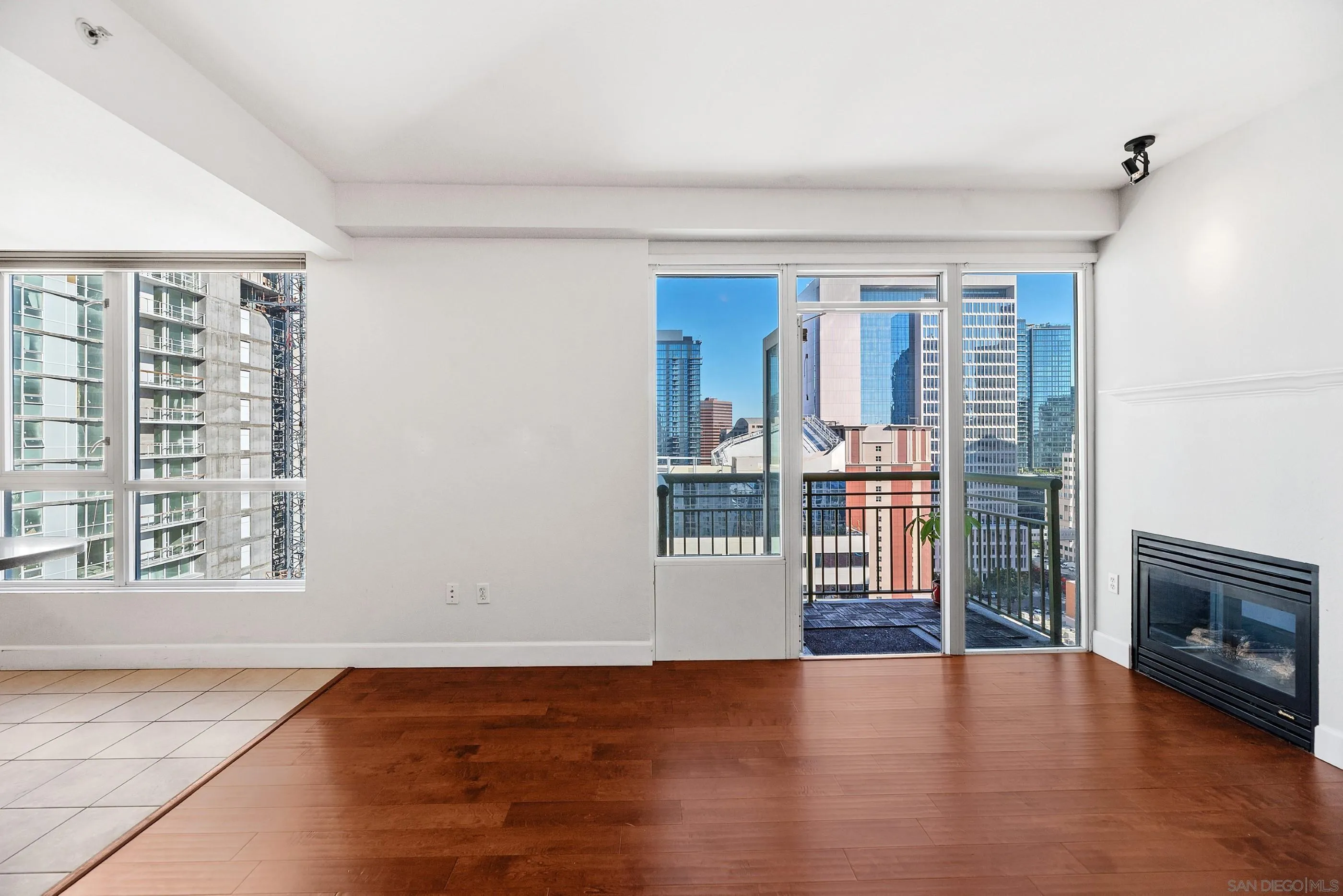 San Diego, California, 92101, United States, 1 Bedroom Bedrooms, ,1 BathroomBathrooms,Residential,For Sale,1999122