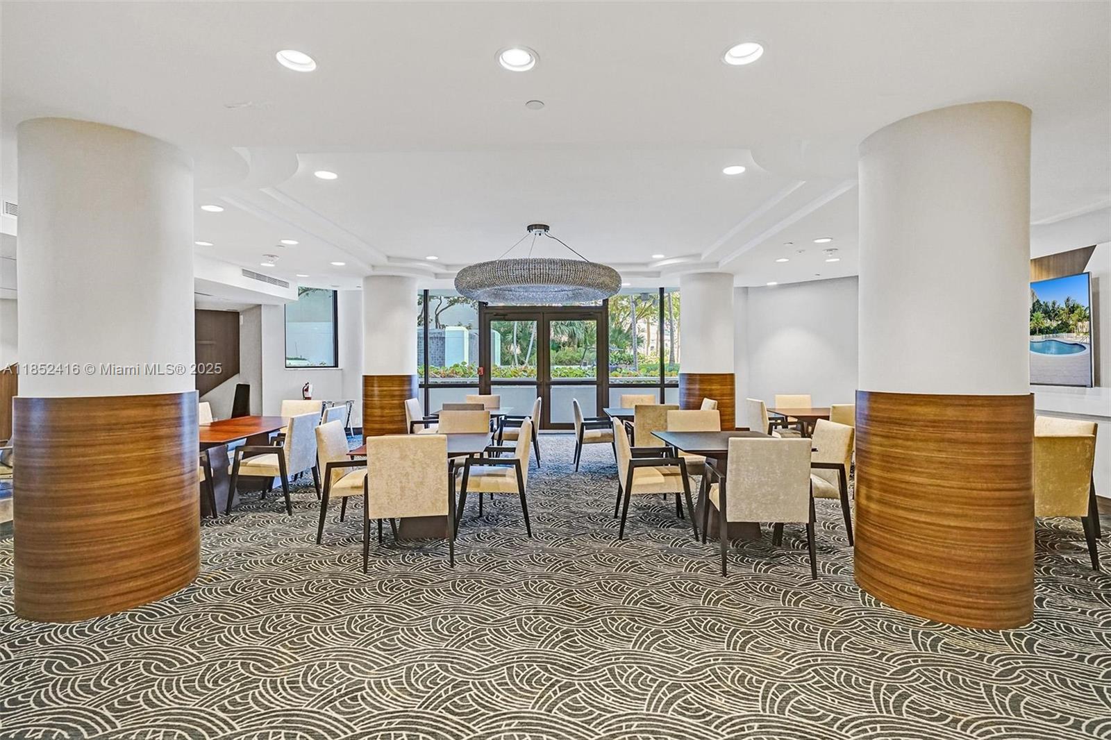 Aventura, Florida, 33160, United States, 2 Bedrooms Bedrooms, ,2 BathroomsBathrooms,Residential,For Sale,1908506