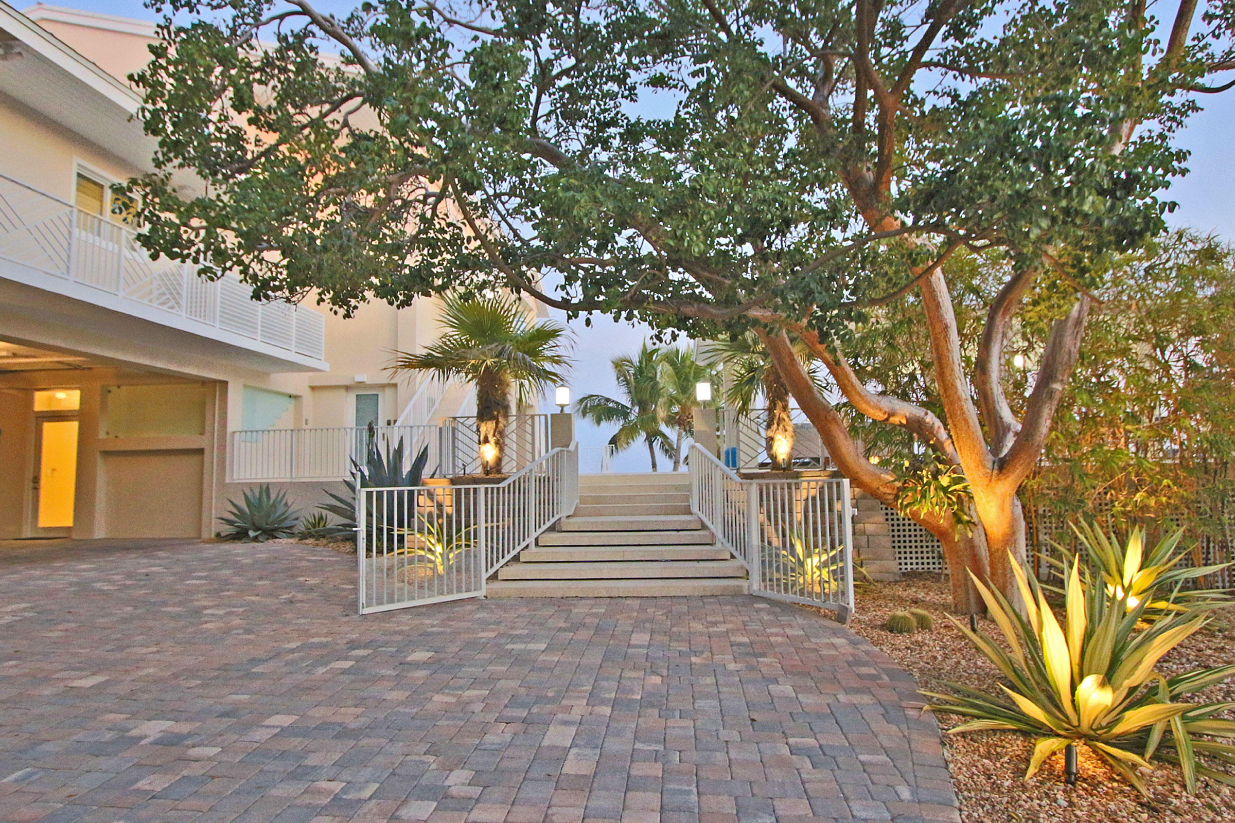 30 Ocean Front Drive, KEY LARGO, Florida, 33037, United States, 4 Bedrooms Bedrooms, ,4 BathroomsBathrooms,Residential,For Sale,30 Ocean Front Drive,1675367