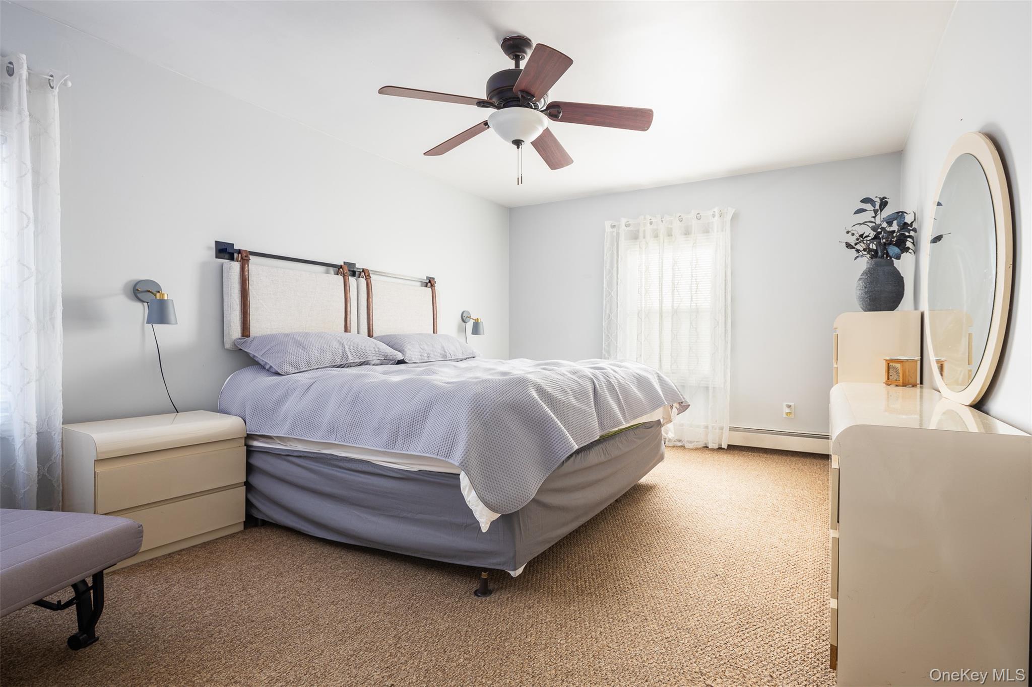 East Moriches, New York, 11940, United States, 6 Bedrooms Bedrooms, ,4 BathroomsBathrooms,Residential,For Sale,1994903