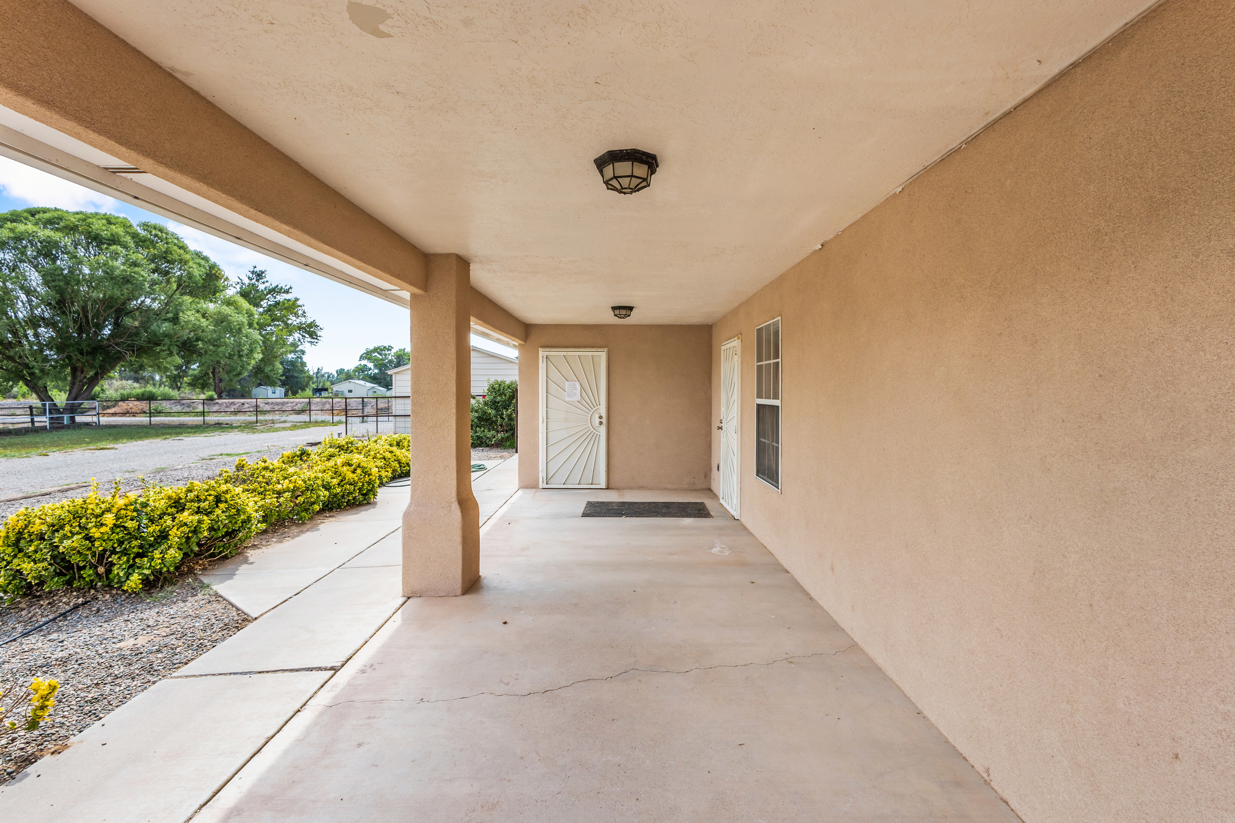Belen, New Mexico, 87002, United States, 3 Bedrooms Bedrooms, ,2 BathroomsBathrooms,Residential,For Sale,1914205