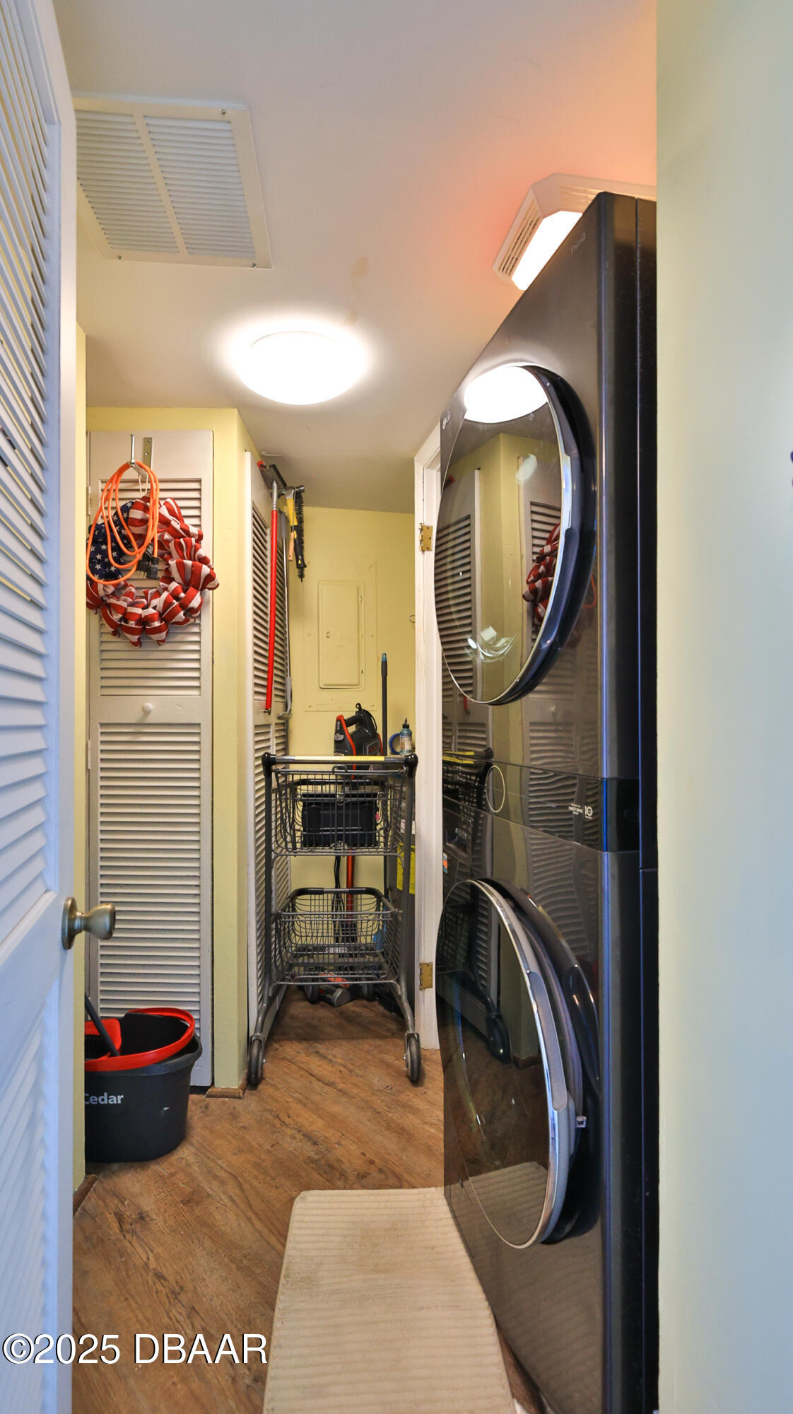 Daytona Beach Shores, Florida, 32118, United States, 2 Bedrooms Bedrooms, ,2 BathroomsBathrooms,Residential,For Sale,1993266