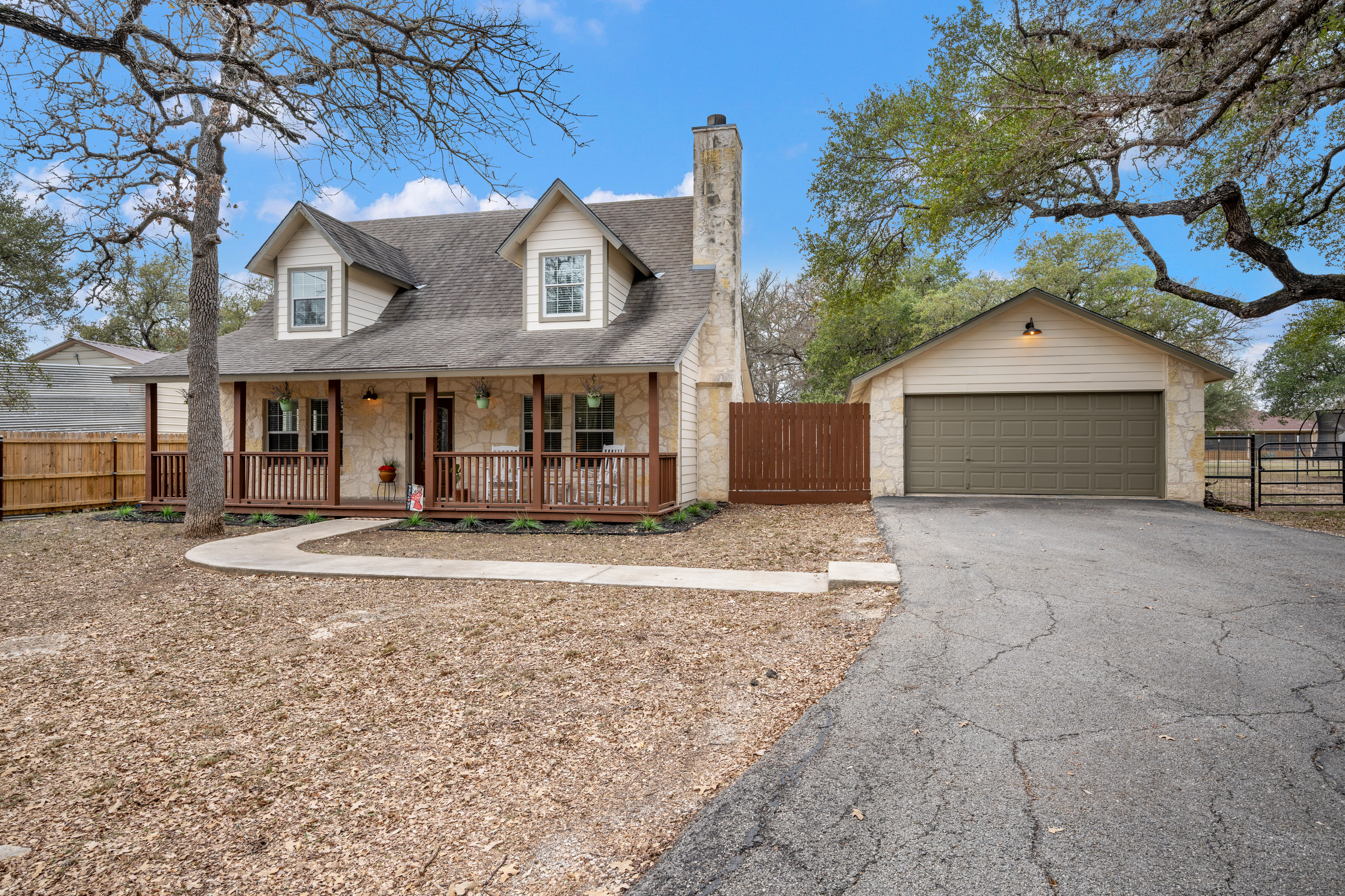  Updated Hill Country Gem with Community Parks and River Access - 物件實景