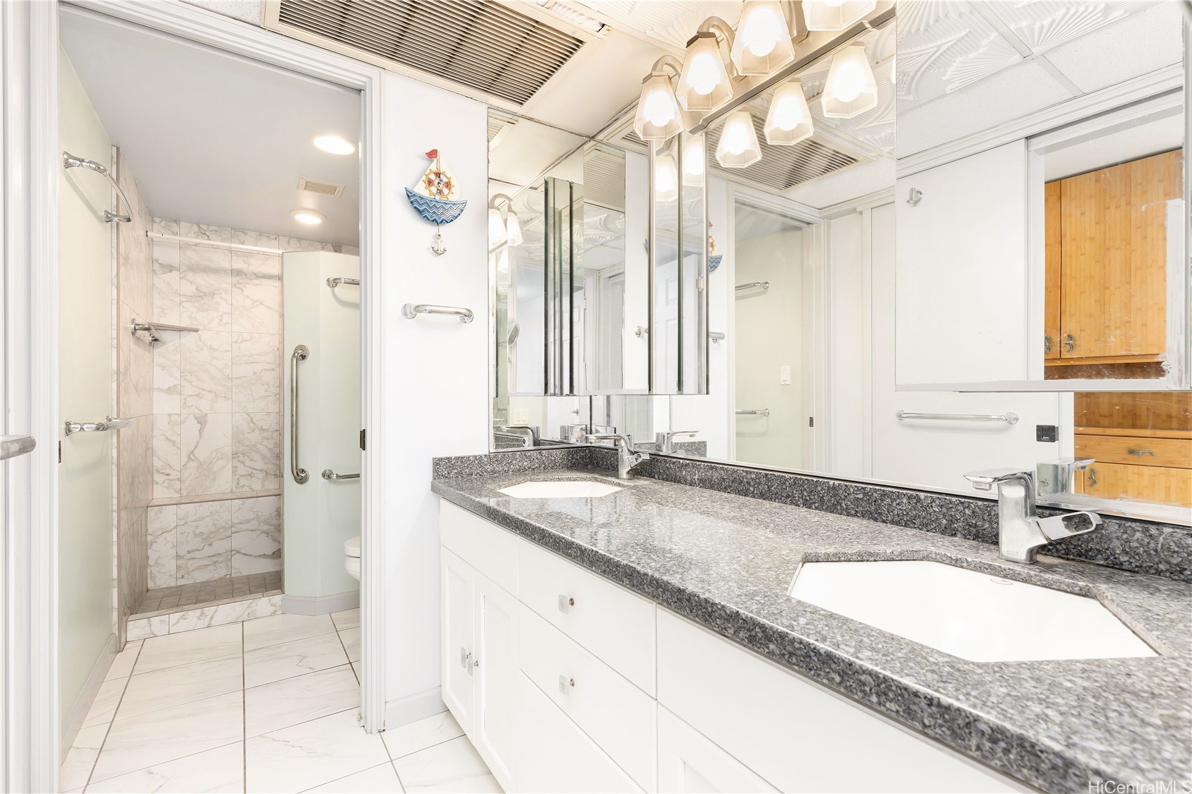 Honolulu, Hawaii, 96815, United States, 1 Bedroom Bedrooms, ,1 BathroomBathrooms,Residential,For Sale,1963842