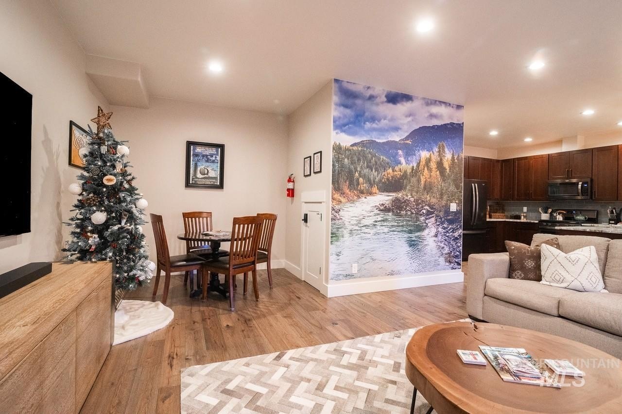 McCall, Idaho, 83638, United States, 4 Bedrooms Bedrooms, ,3 BathroomsBathrooms,Residential,For Sale,1763281