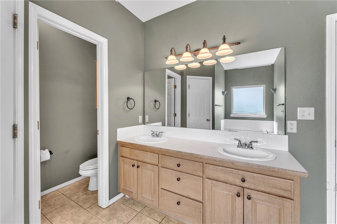 Bentonville, Arkansas, 72713, United States, 5 Bedrooms Bedrooms, ,3 BathroomsBathrooms,Residential,For Sale,1882390