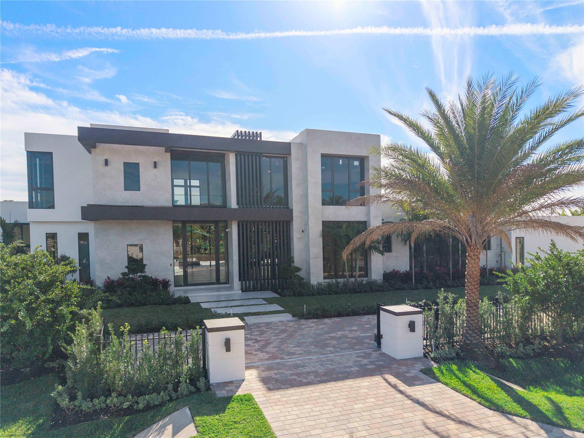 Plantation, Florida, 33323, United States, 6 Bedrooms Bedrooms, ,8 BathroomsBathrooms,Residential,For Sale,1984384