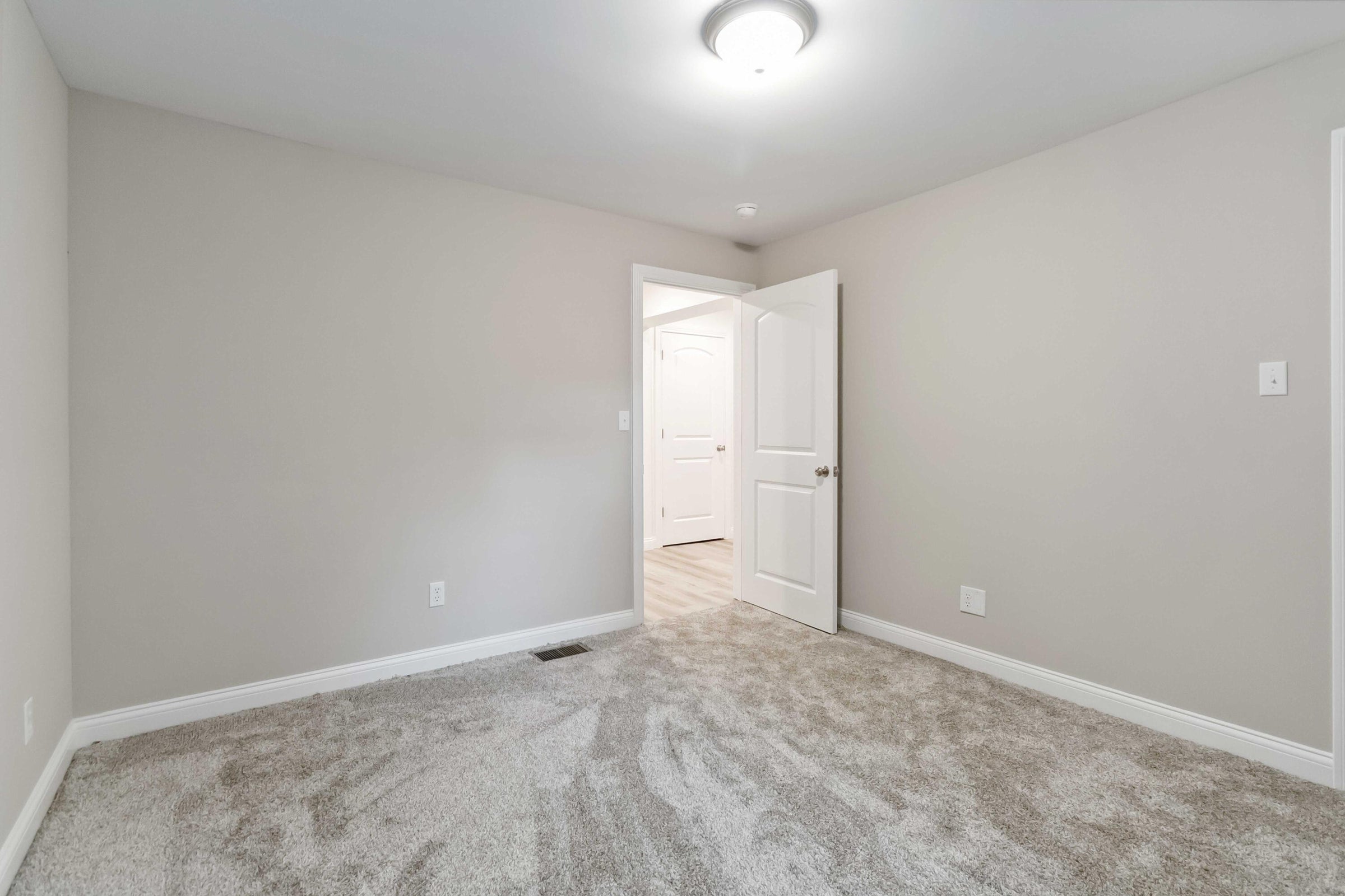 Richmond, Kentucky, 40475, United States, 4 Bedrooms Bedrooms, ,4 BathroomsBathrooms,Residential,For Sale,1943491