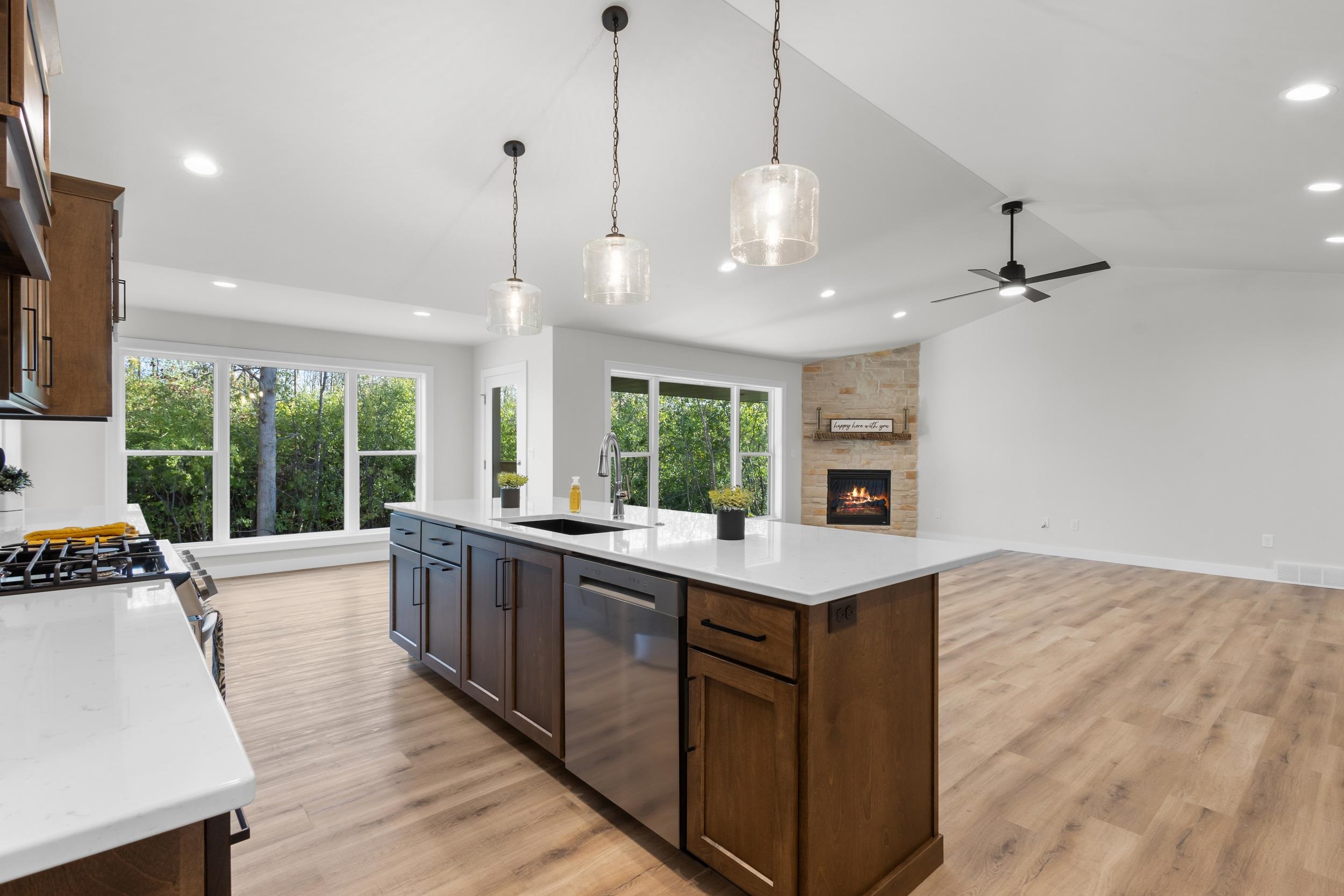 DE PERE, Wisconsin, 54115, United States, 3 Bedrooms Bedrooms, ,3 BathroomsBathrooms,Residential,For Sale,1967985