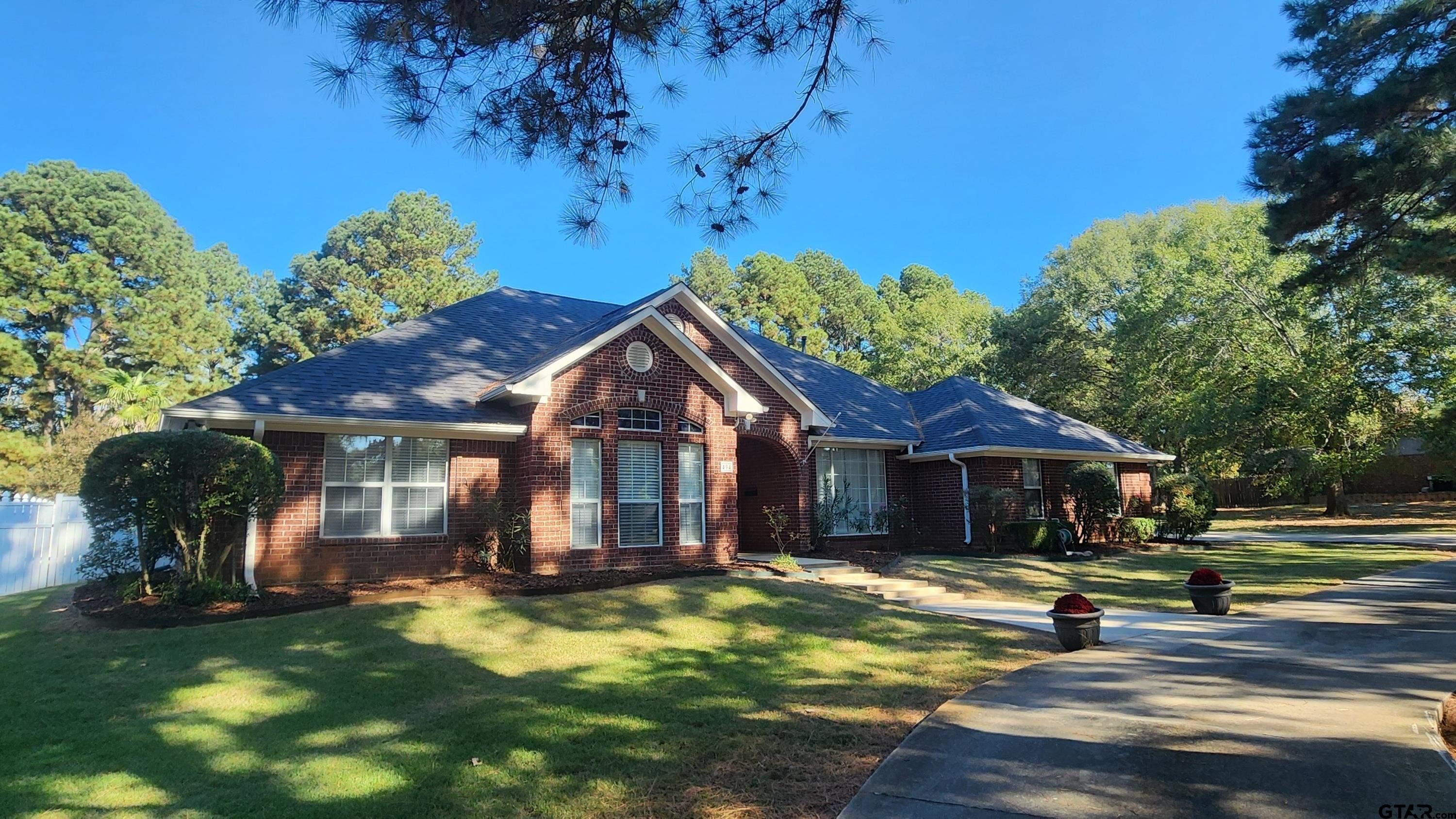 Pittsburg, Texas, 75686, United States, 4 Bedrooms Bedrooms, ,4 BathroomsBathrooms,Residential,For Sale,1880641