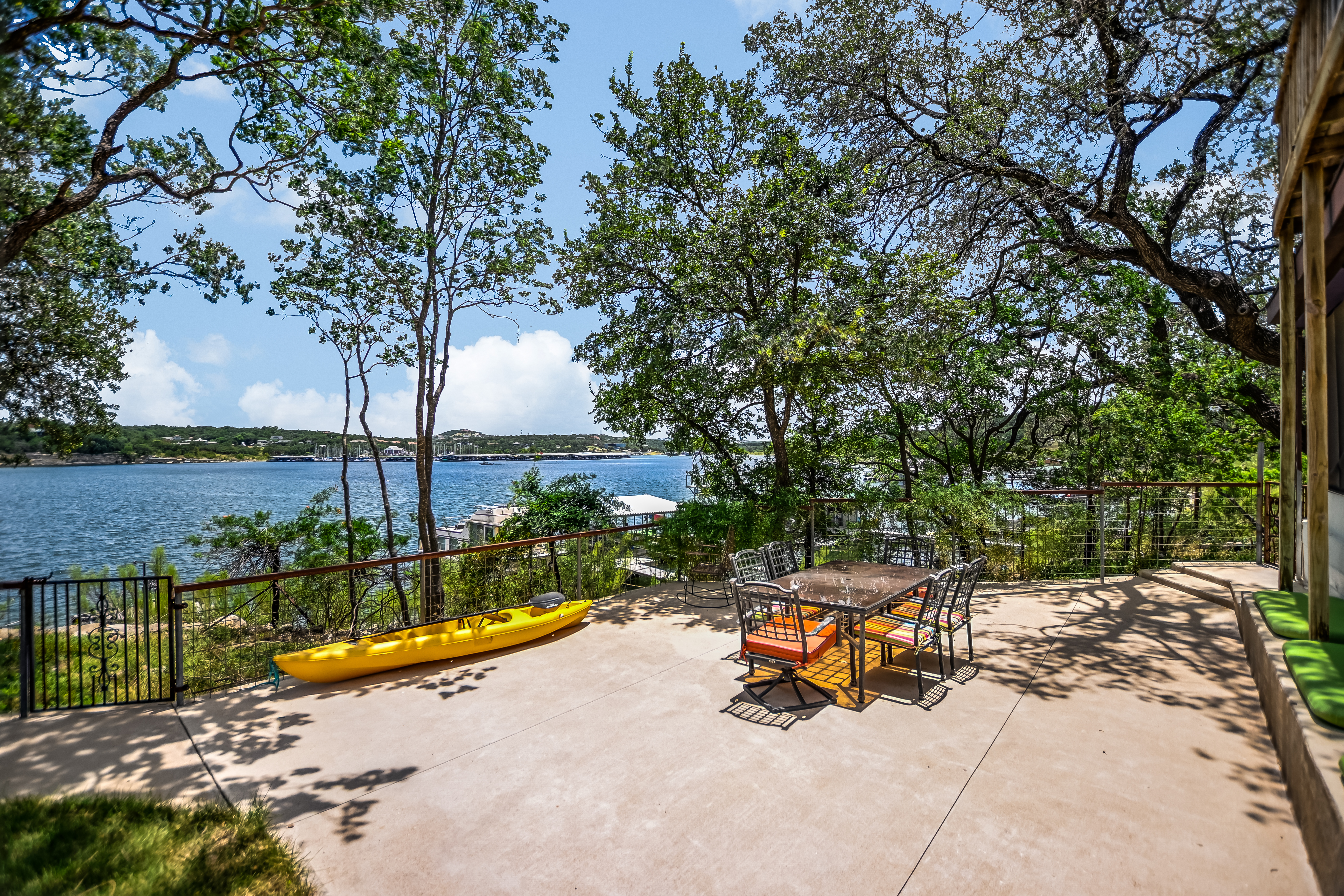  JUST LISTED - Charming lakefront retreat on Lake Travis - 物件實景