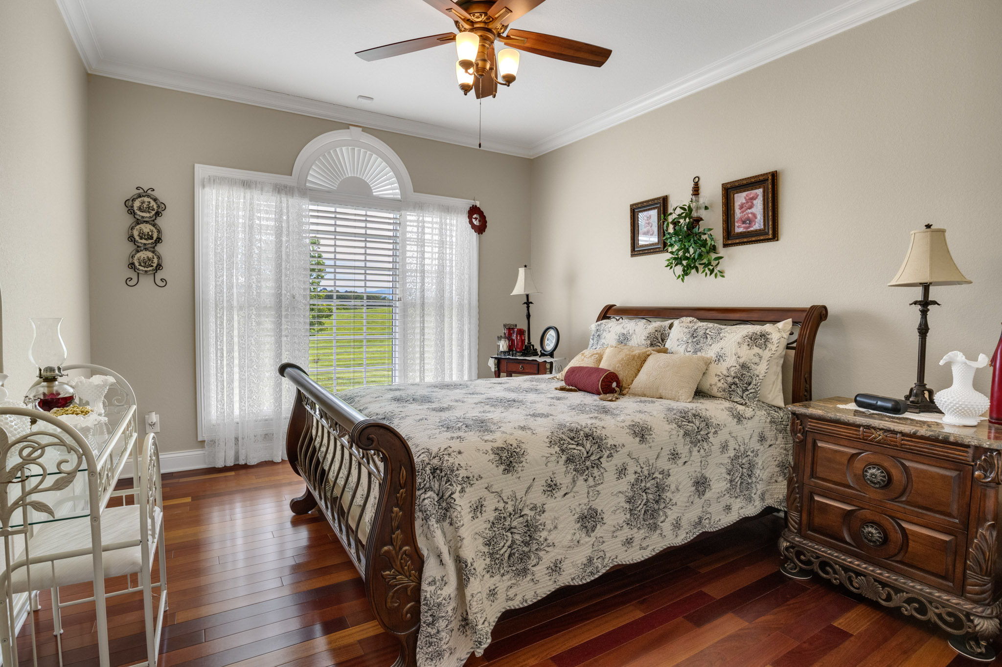 Sevierville, Tennessee, 37876, United States, 3 Bedrooms Bedrooms, ,3 BathroomsBathrooms,Residential,For Sale,1979818