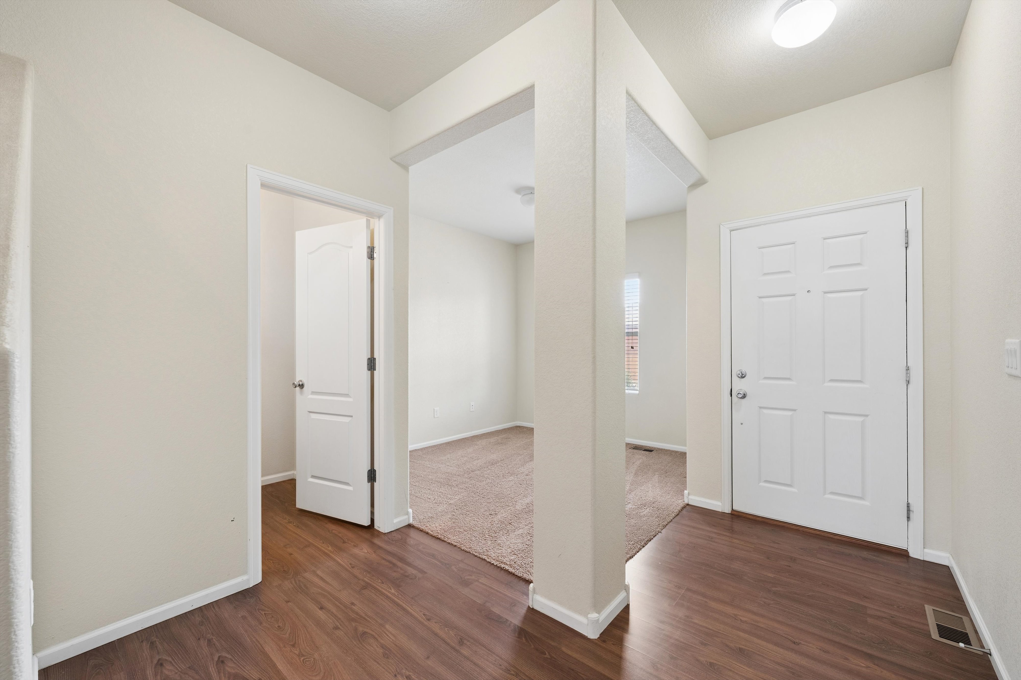  Spacious Four-Bedroom, Three-Bathroom Home - 物件實景
