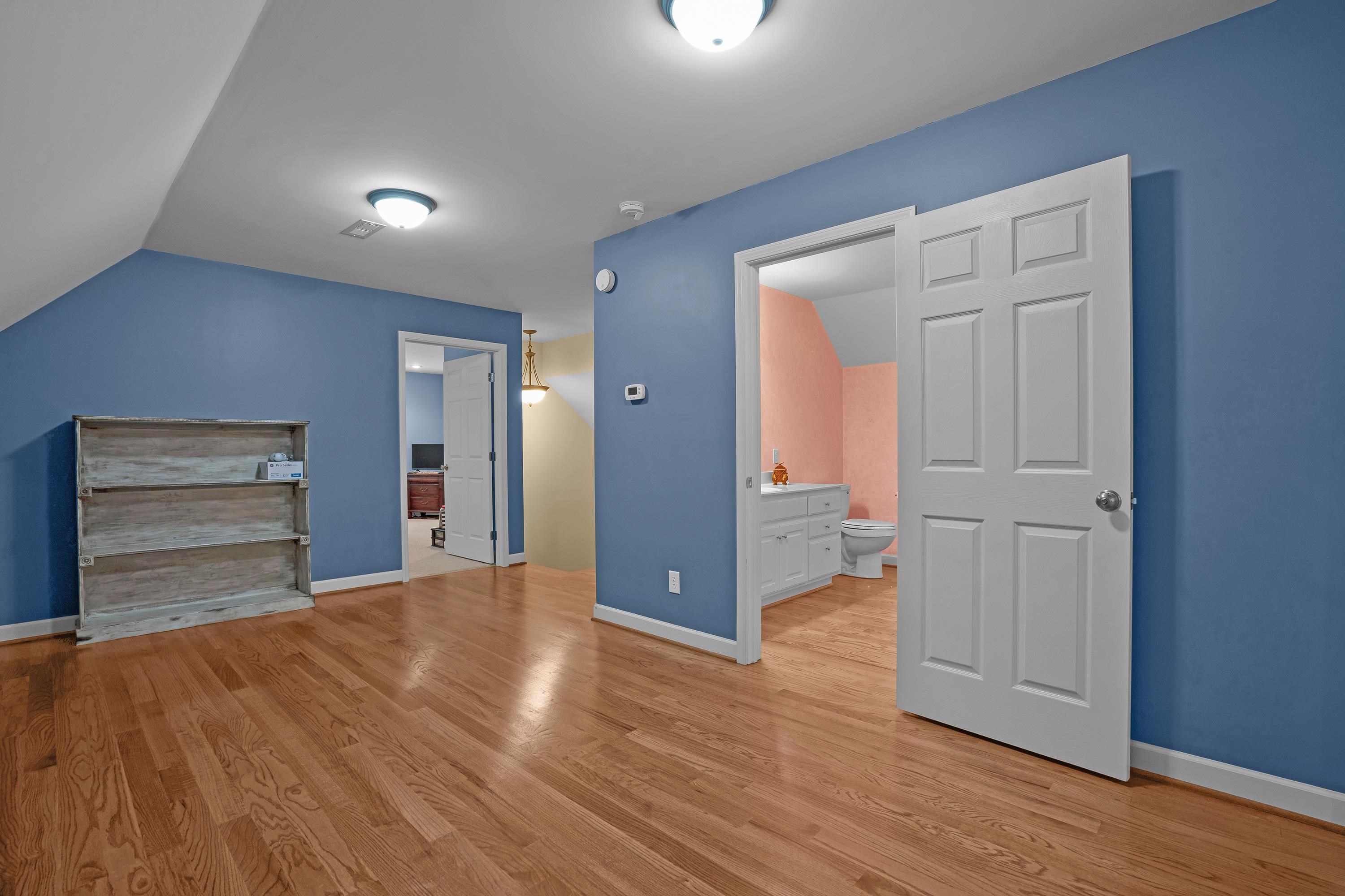 Landrum, South Carolina, 29356, United States, 5 Bedrooms Bedrooms, ,4 BathroomsBathrooms,Residential,For Sale,1868814