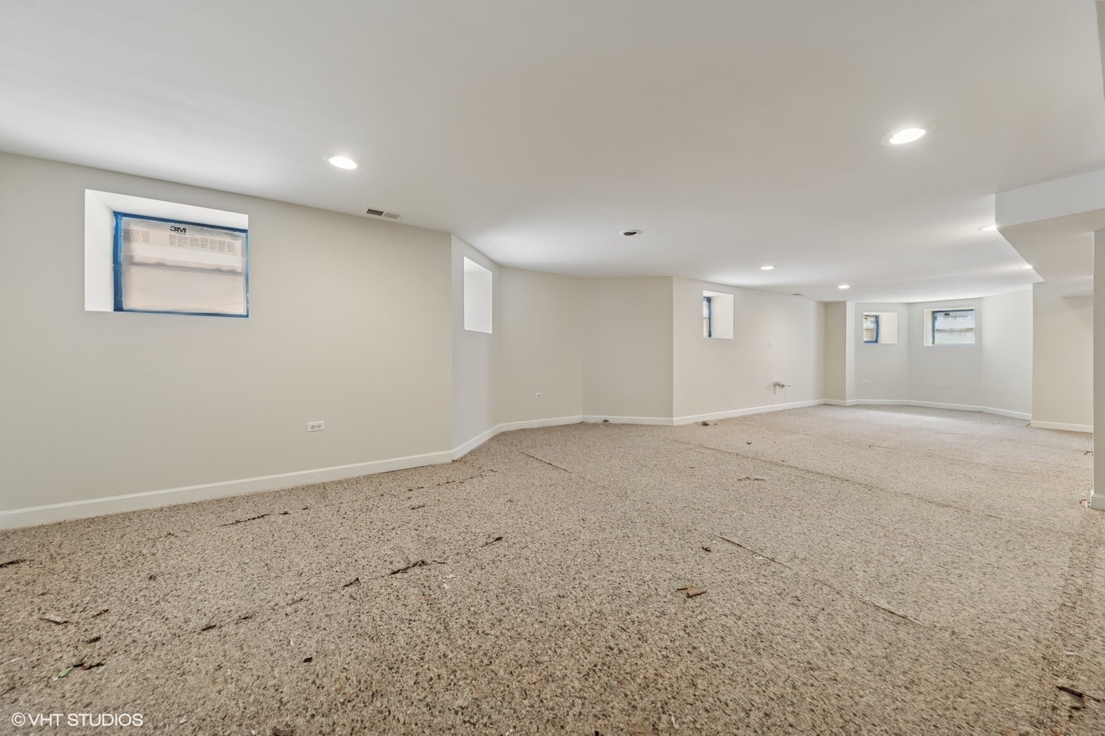 Chicago, Illinois, 60637, United States, 4 Bedrooms Bedrooms, ,3 BathroomsBathrooms,Residential,For Sale,1777528