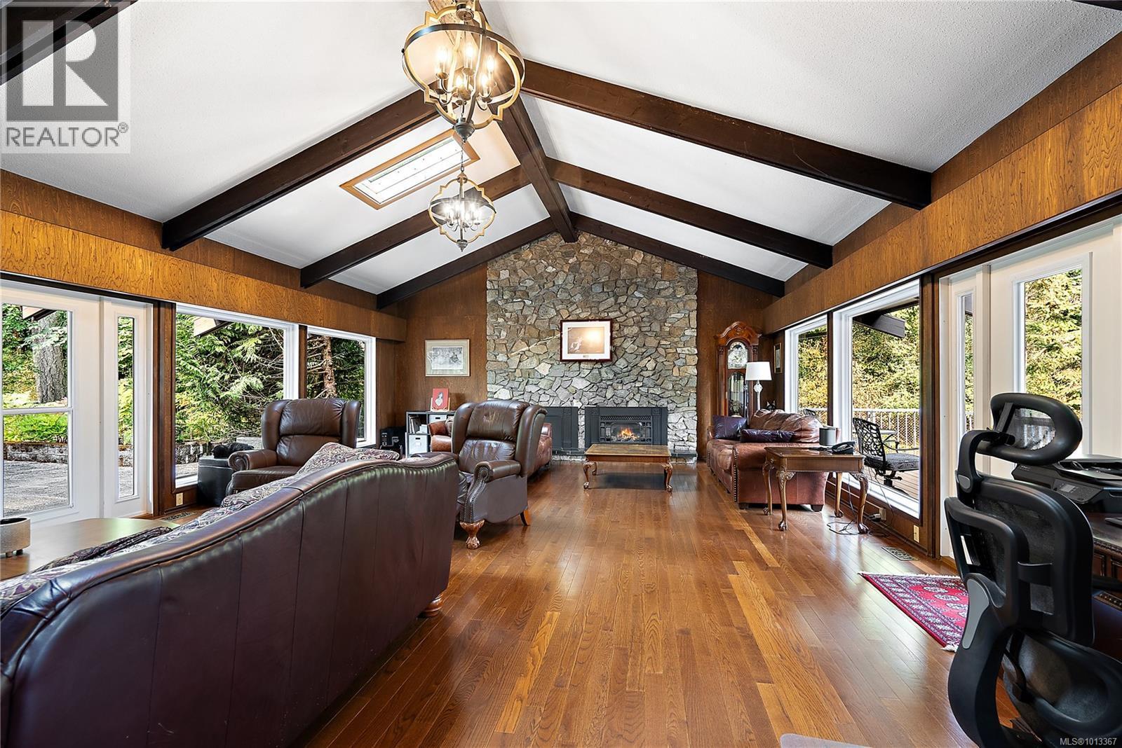 NORTH SAANICH, British Columbia, V8L 5L5, CA, 5 Bedrooms Bedrooms, ,4 BathroomsBathrooms,Residential,For Sale,1946996