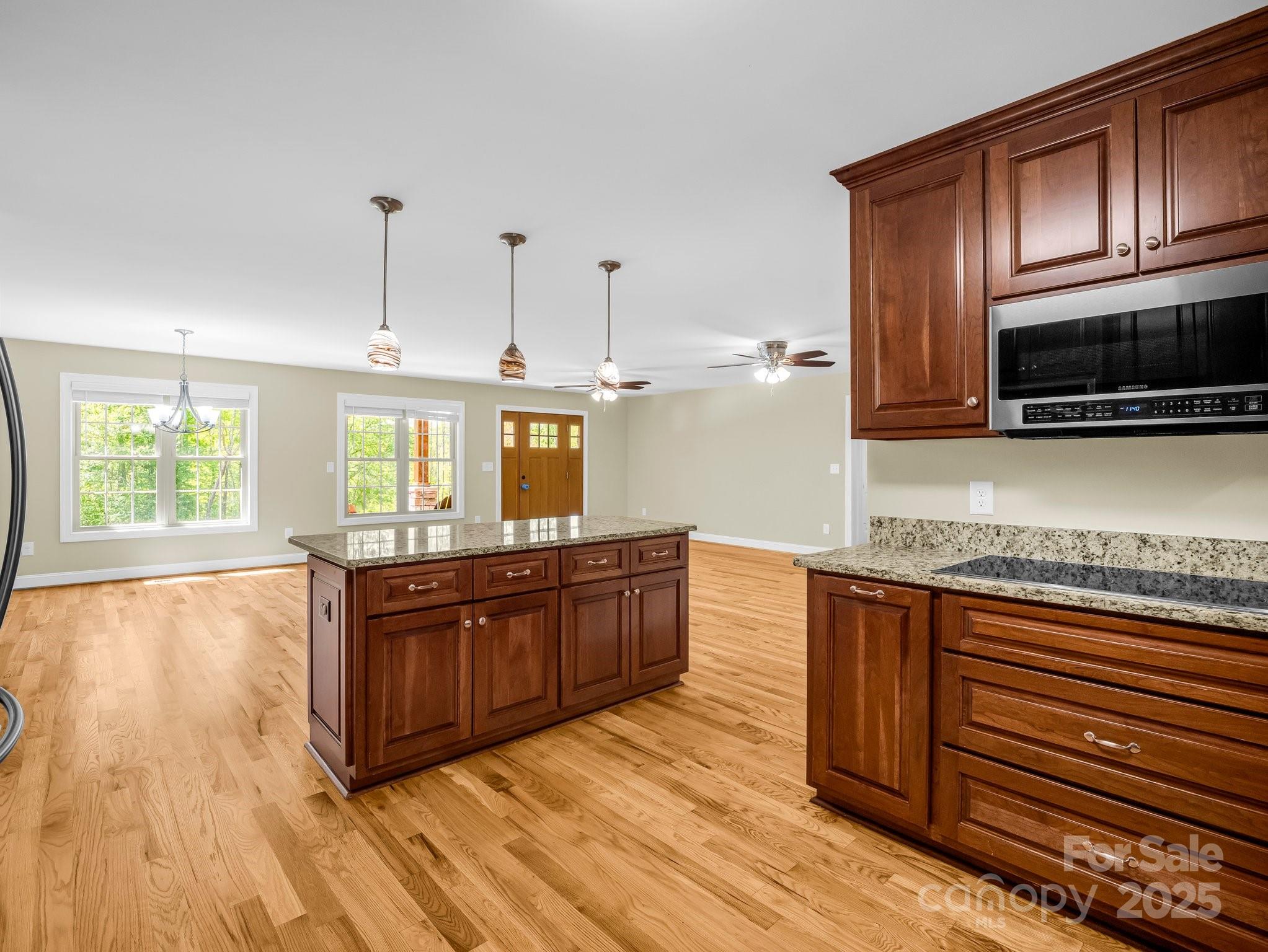 Lincolnton, North Carolina, 28092, United States, 3 Bedrooms Bedrooms, ,3 BathroomsBathrooms,Residential,For Sale,2005989