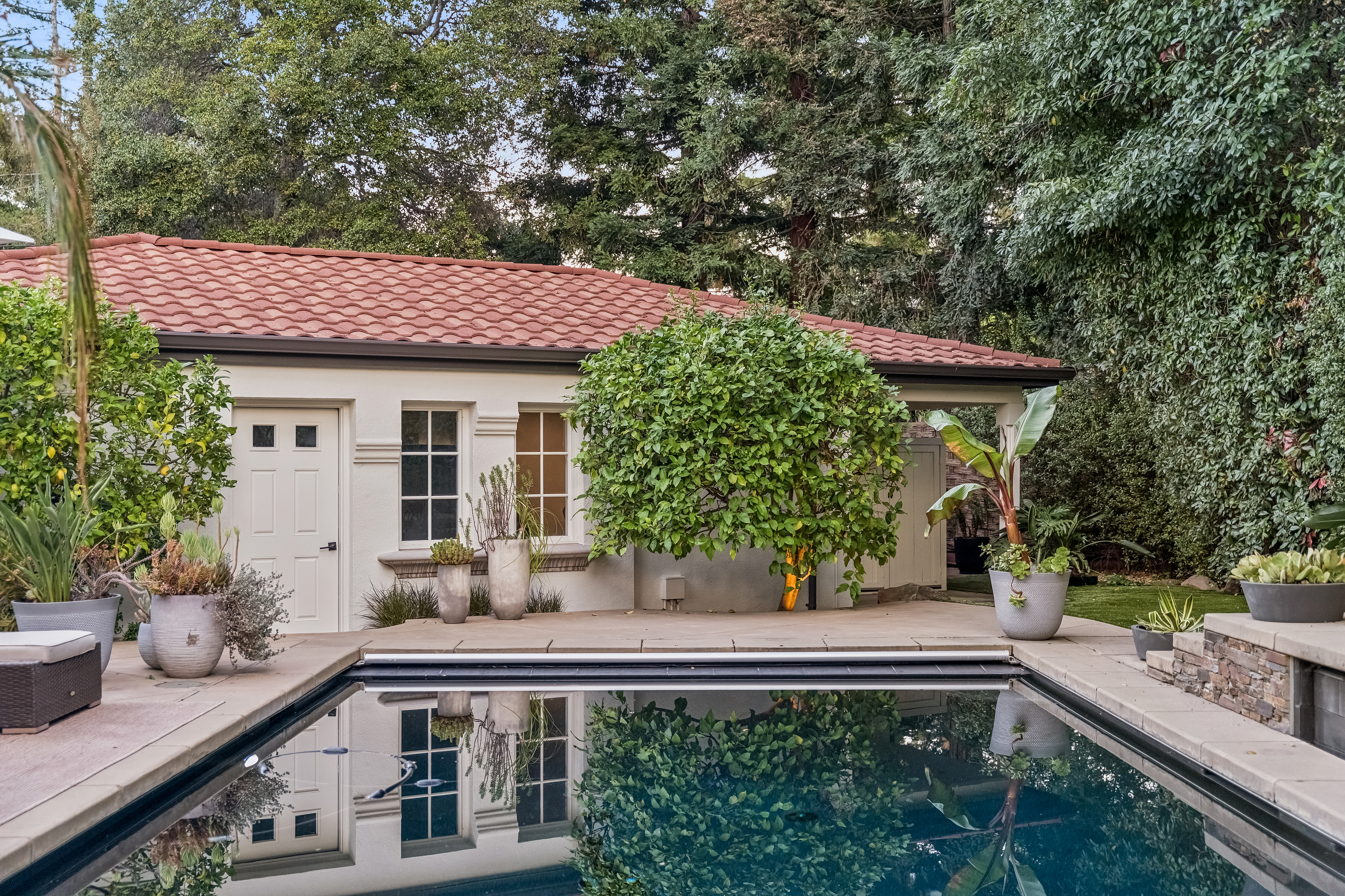  Expansive Mediterranean-Style Villa - 物件實景