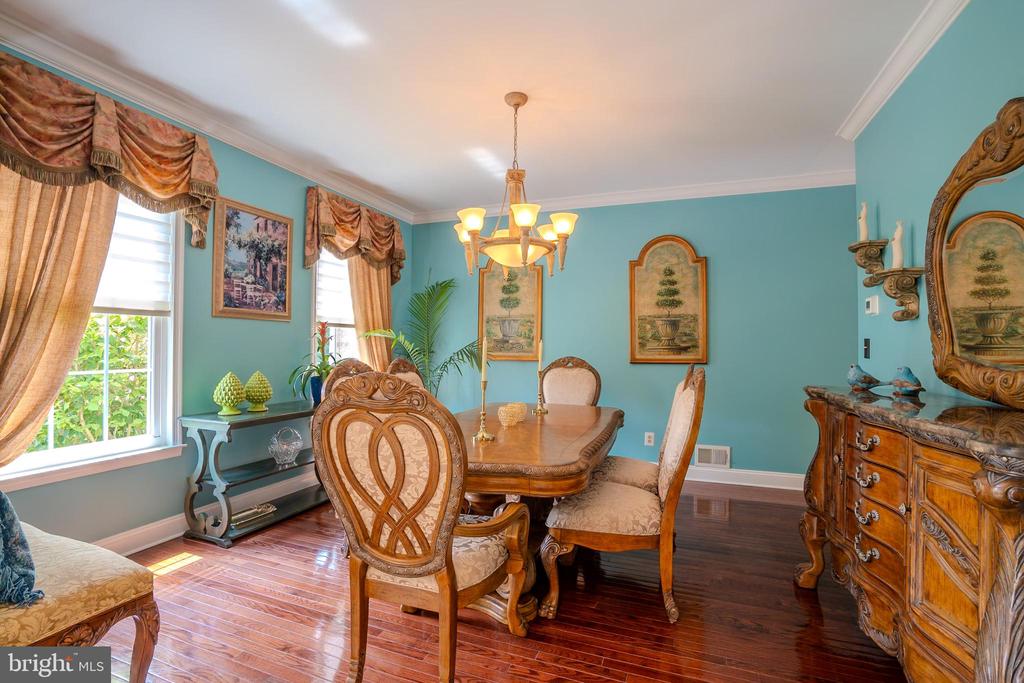Monroe Township, New Jersey, 08831, United States, 5 Bedrooms Bedrooms, ,4 BathroomsBathrooms,Residential,For Sale,1895133