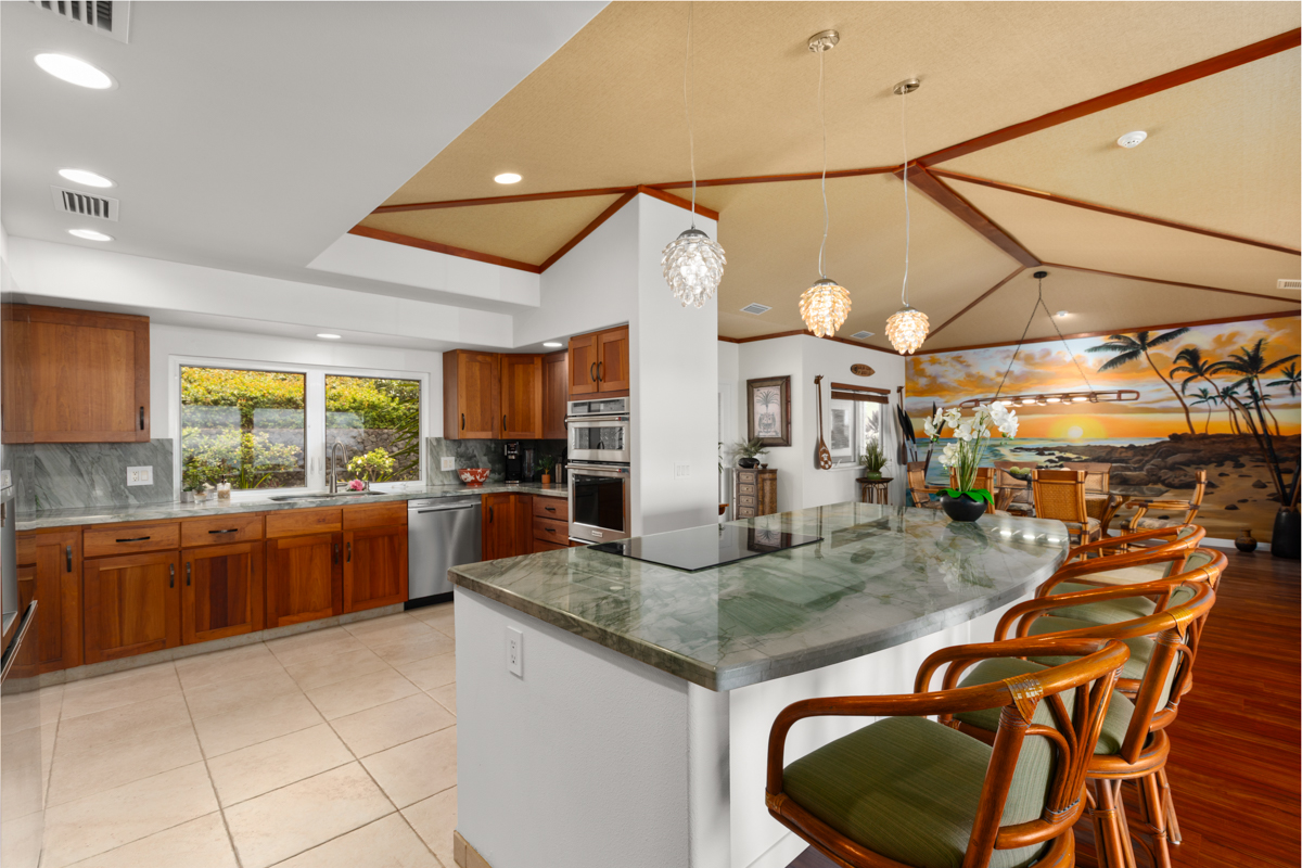 Kailua-Kona, Hawaii, 96740, United States, 3 Bedrooms Bedrooms, ,4 BathroomsBathrooms,Residential,For Sale,1908739
