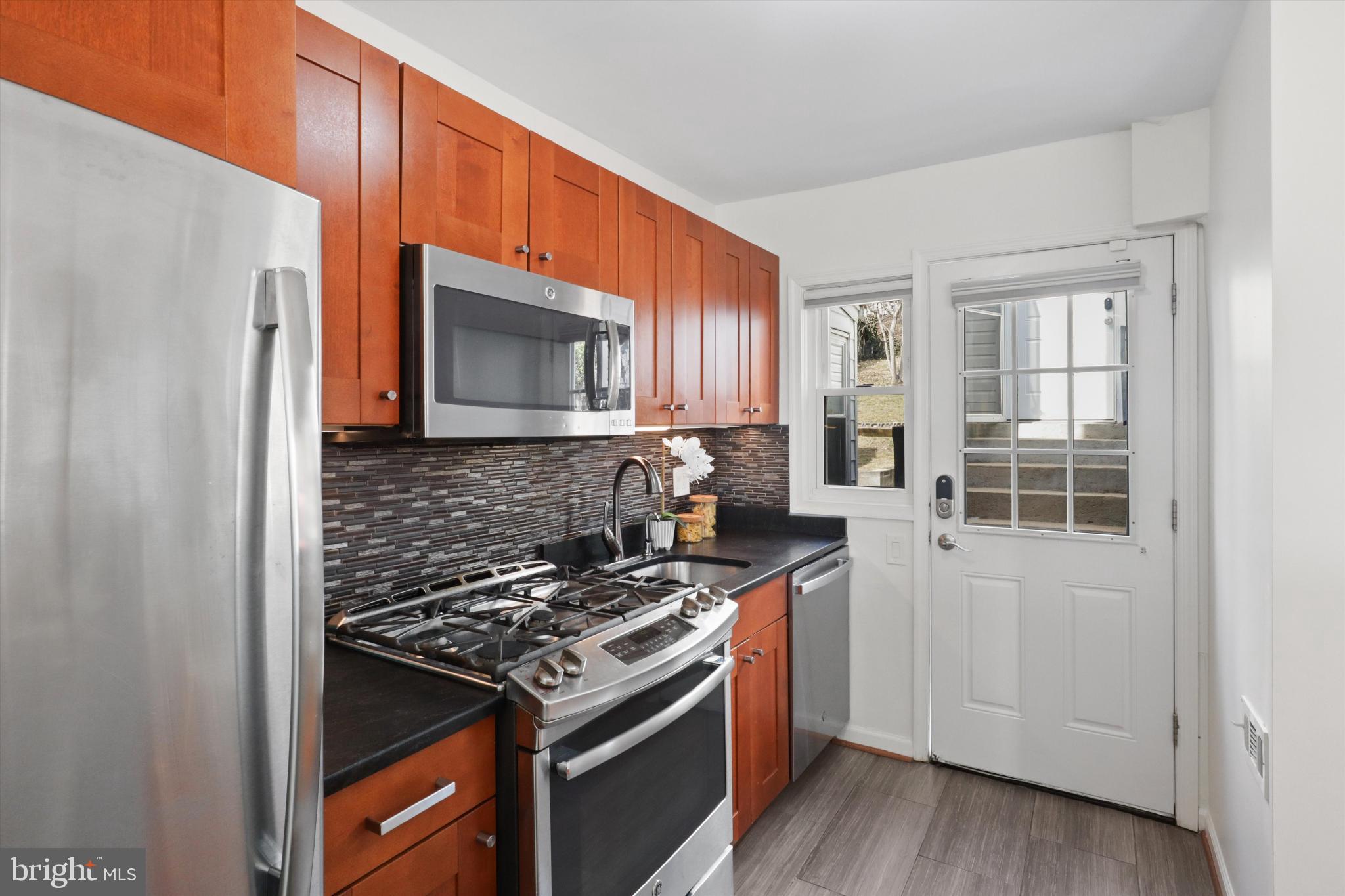 Washington, District of Columbia, 20012, United States, 2 Bedrooms Bedrooms, ,2 BathroomsBathrooms,Residential,For Sale,1983758