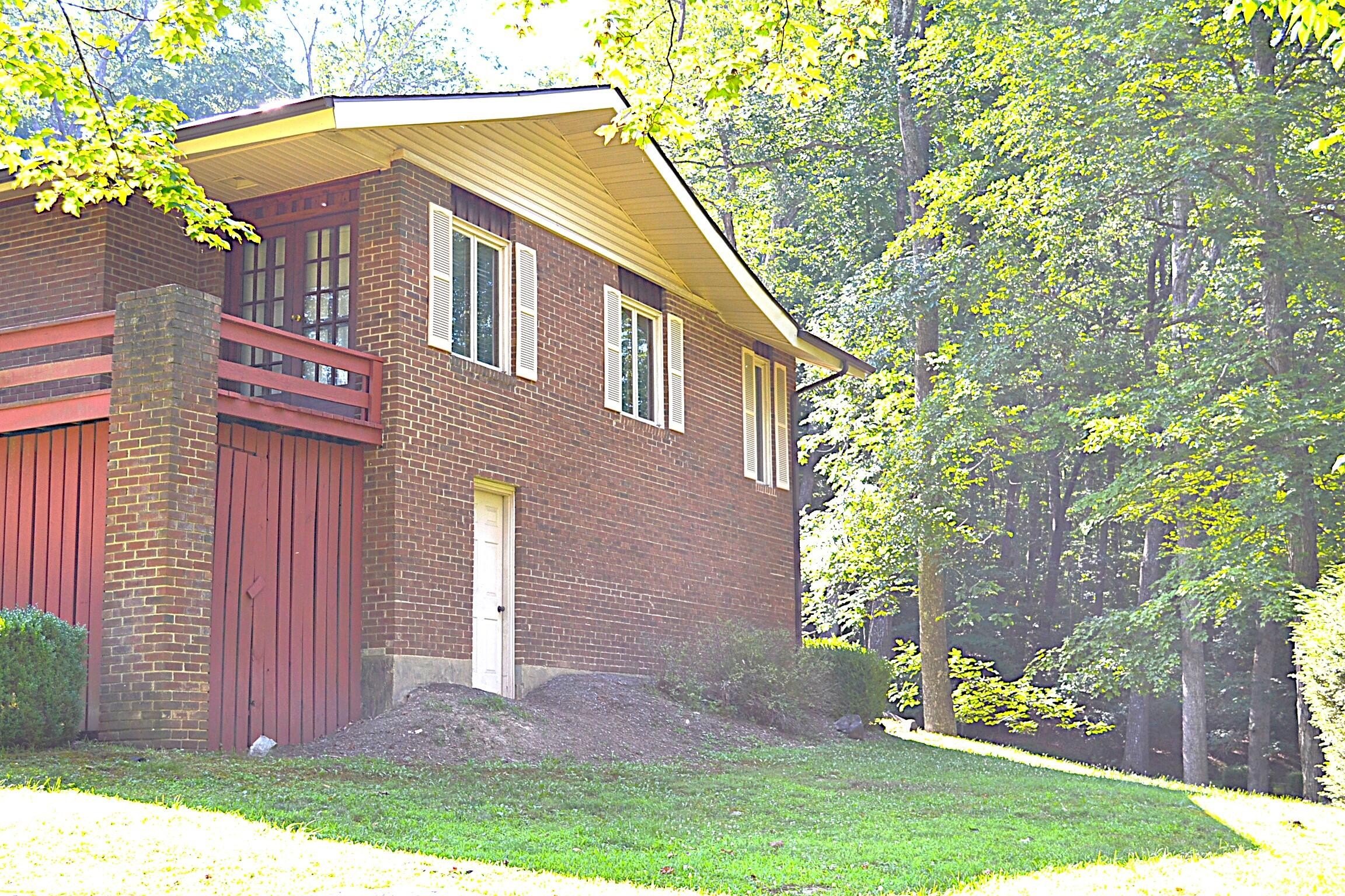 Lewisburg, West Virginia, 24901, United States, 6 Bedrooms Bedrooms, ,3 BathroomsBathrooms,Residential,For Sale,1940620