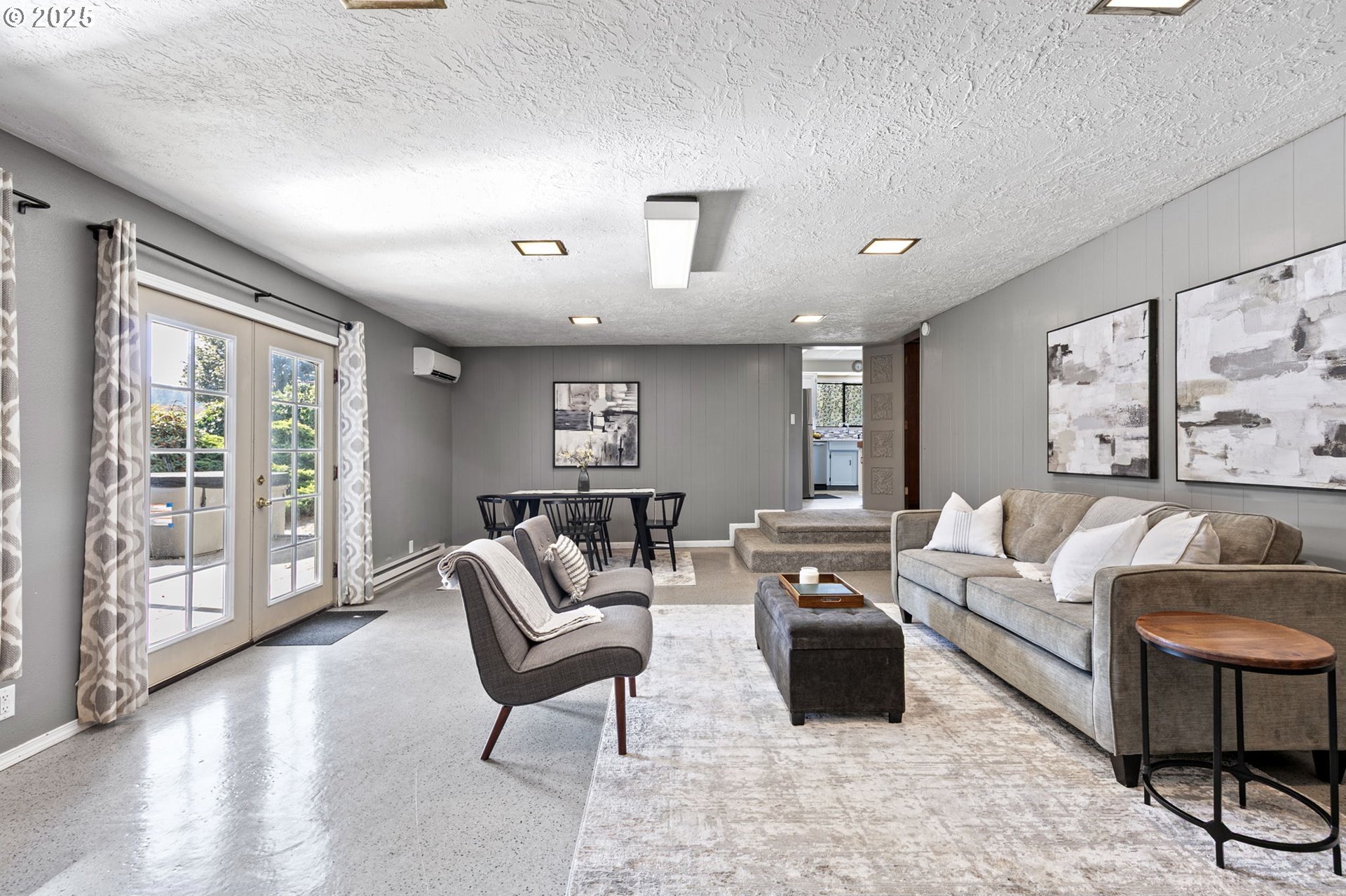 Springfield, Oregon, 97477, United States, 4 Bedrooms Bedrooms, ,2 BathroomsBathrooms,Residential,For Sale,1918433