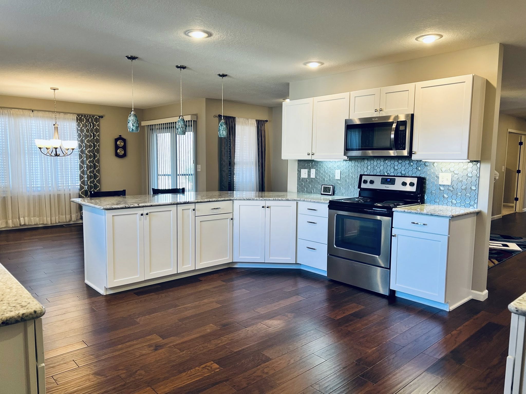 Hannibal, Missouri, 6341, United States, 4 Bedrooms Bedrooms, ,4 BathroomsBathrooms,Residential,For Sale,2005441