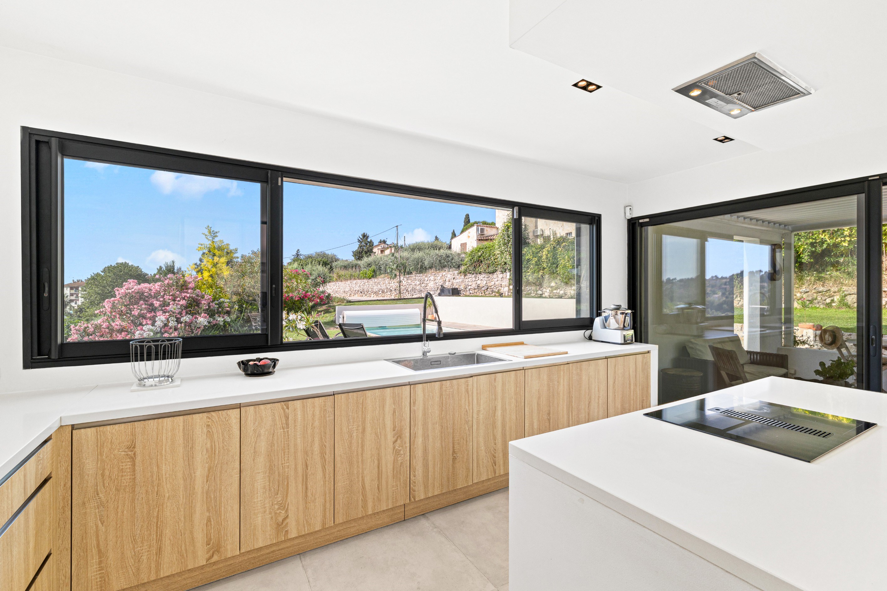  Architect-designed contemporary villa for sale in Vence near Saint-Paul-de-Vence - 物件實景
