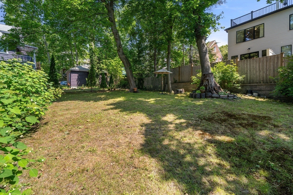 Newton, Massachusetts, 02458, United States, 2 Bedrooms Bedrooms, ,2 BathroomsBathrooms,Residential,For Sale,1906436