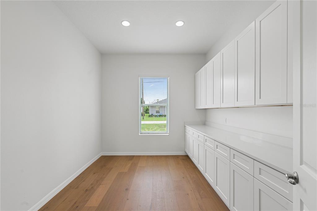 Sanford, Florida, 32771, United States, 5 Bedrooms Bedrooms, ,4 BathroomsBathrooms,Residential,For Sale,1980065