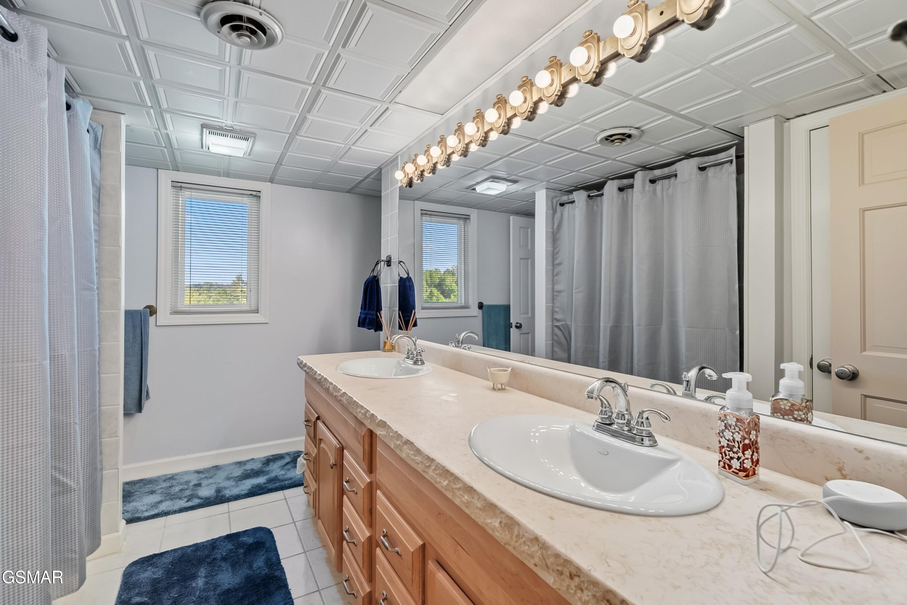 Gatlinburg, Tennessee, 37738, United States, 3 Bedrooms Bedrooms, ,2 BathroomsBathrooms,Residential,For Sale,2012103