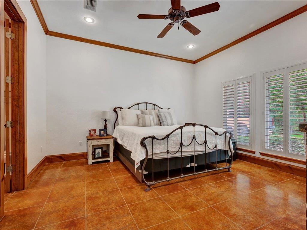 Lufkin, Texas, 75901, United States, 4 Bedrooms Bedrooms, ,5 BathroomsBathrooms,Residential,For Sale,1979665