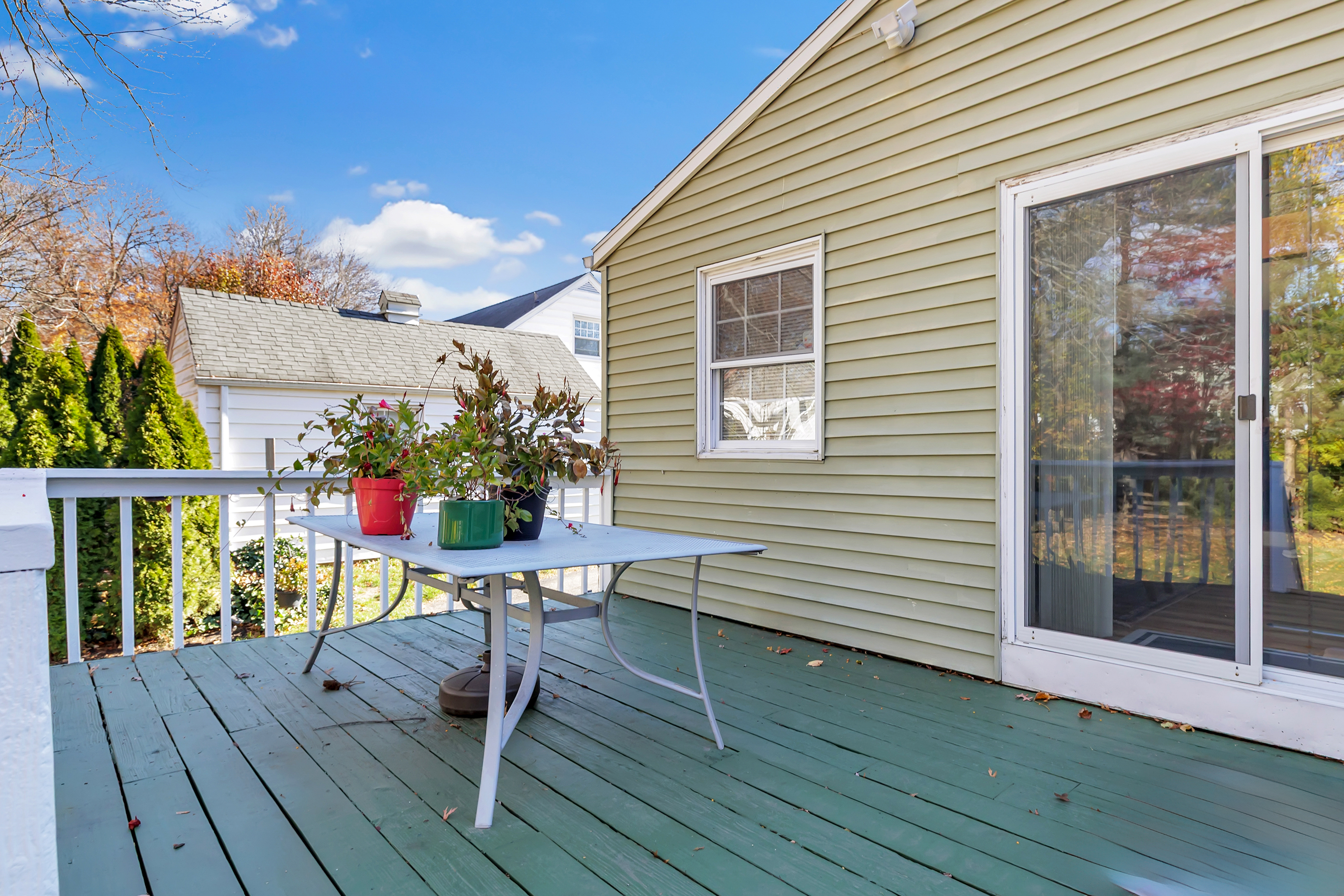 Stratford, Connecticut, 06614, United States, 4 Bedrooms Bedrooms, ,4 BathroomsBathrooms,Residential,For Sale,1996522