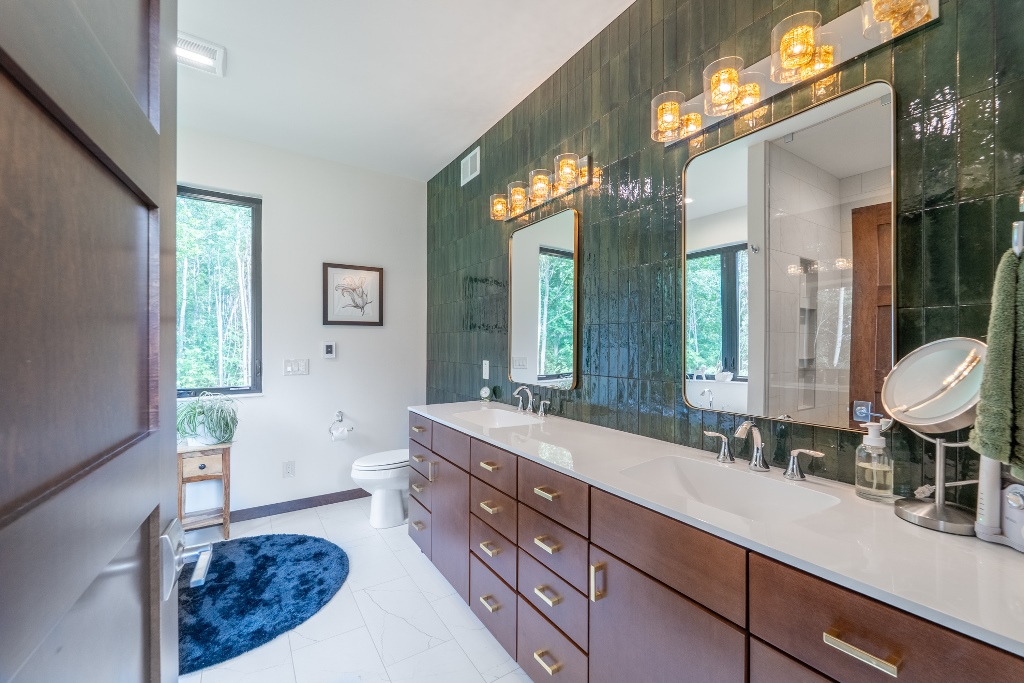 Medford, Wisconsin, 54451, United States, 3 Bedrooms Bedrooms, ,3 BathroomsBathrooms,Residential,For Sale,1913449