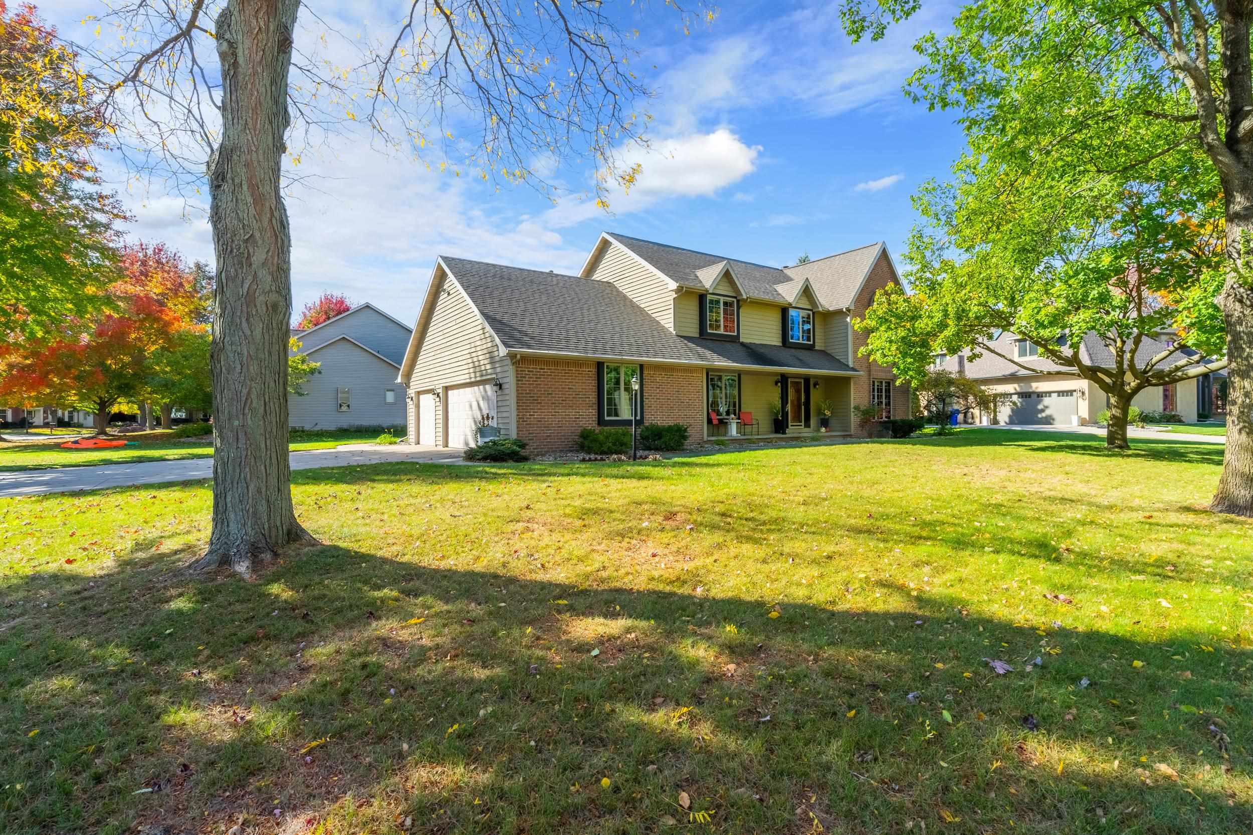 Appleton, Wisconsin, 54913, United States, 3 Bedrooms Bedrooms, ,3 BathroomsBathrooms,Residential,For Sale,1976936