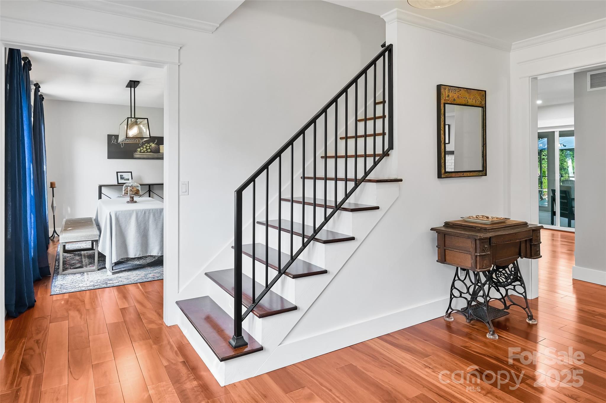 Hendersonville, North Carolina, 28739, United States, 5 Bedrooms Bedrooms, ,3 BathroomsBathrooms,Residential,For Sale,1903677