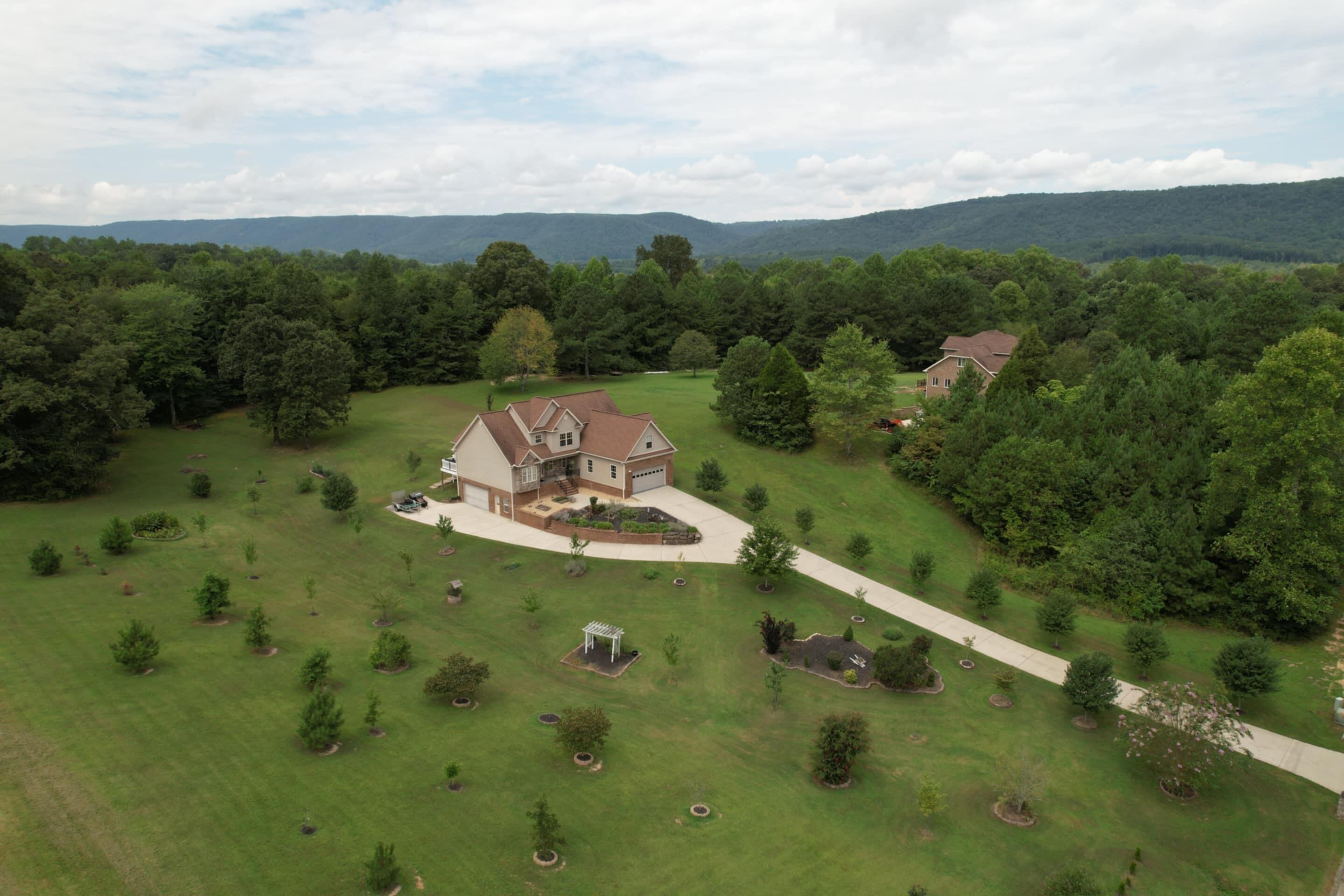 Spring City, Tennessee, 37381, United States, 4 Bedrooms Bedrooms, ,3 BathroomsBathrooms,Residential,For Sale,1927411
