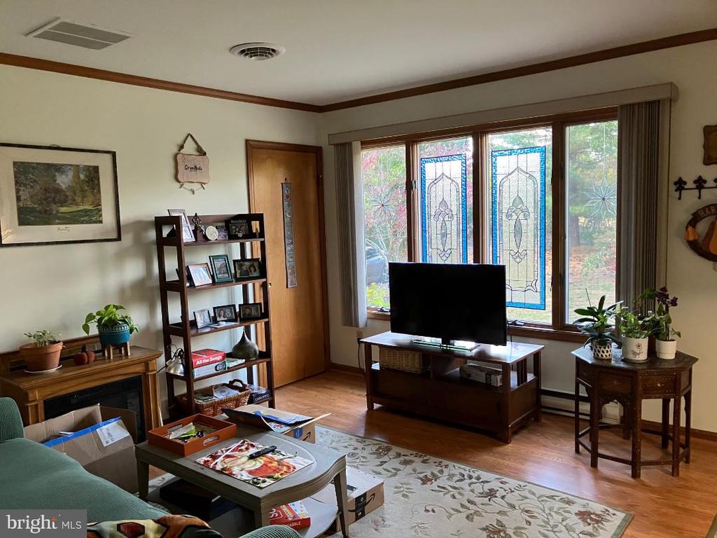 Delran, New Jersey, 08075, United States, 3 Bedrooms Bedrooms, ,2 BathroomsBathrooms,Residential,For Sale,2005464