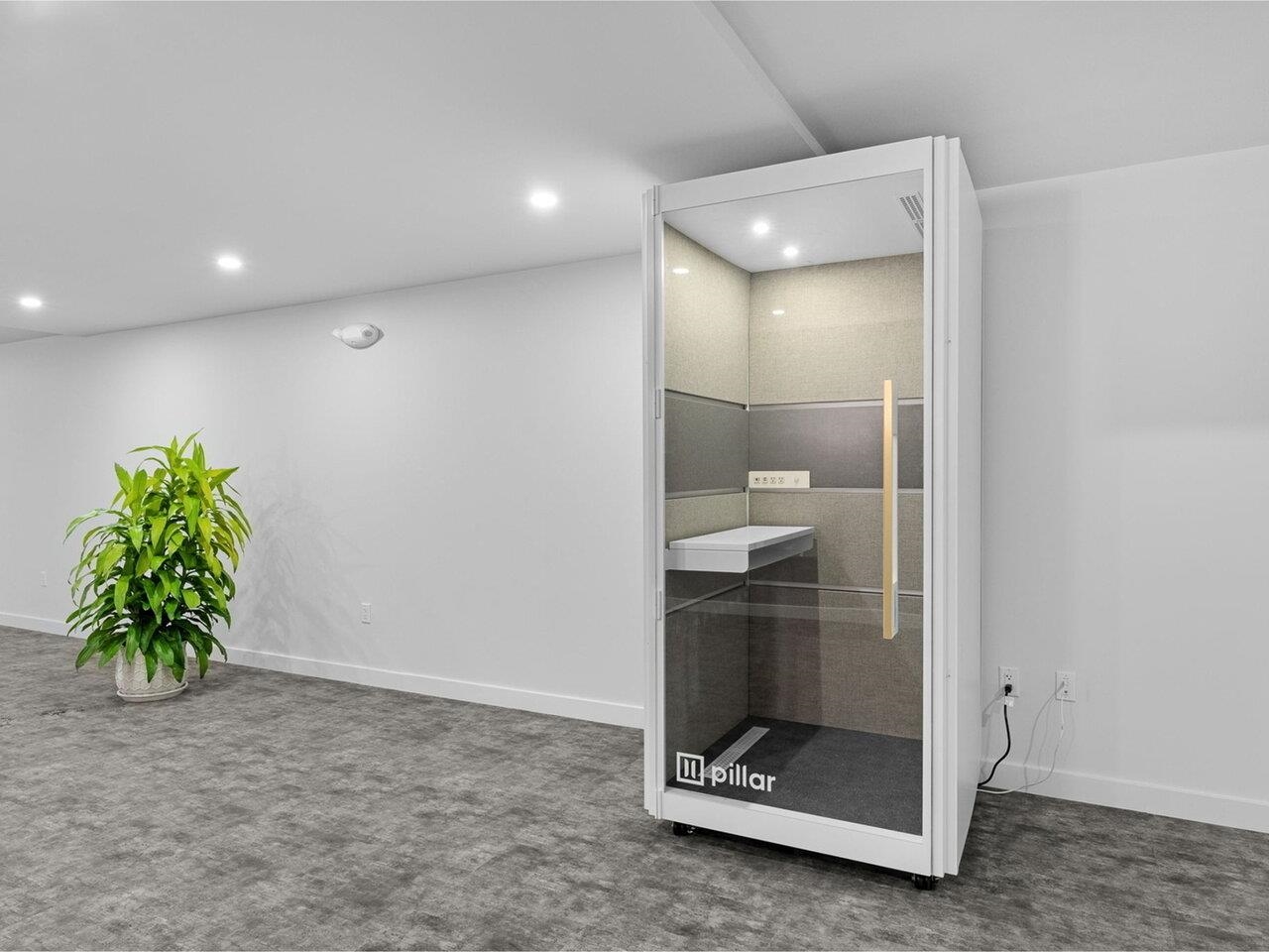 Burlington, Vermont, 05401, United States, 1 Bedroom Bedrooms, ,Residential,For Sale,1712083
