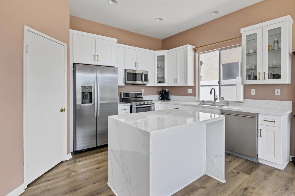 Temecula, California, 92592, United States, 3 Bedrooms Bedrooms, ,2 BathroomsBathrooms,Residential,For Sale,1872401