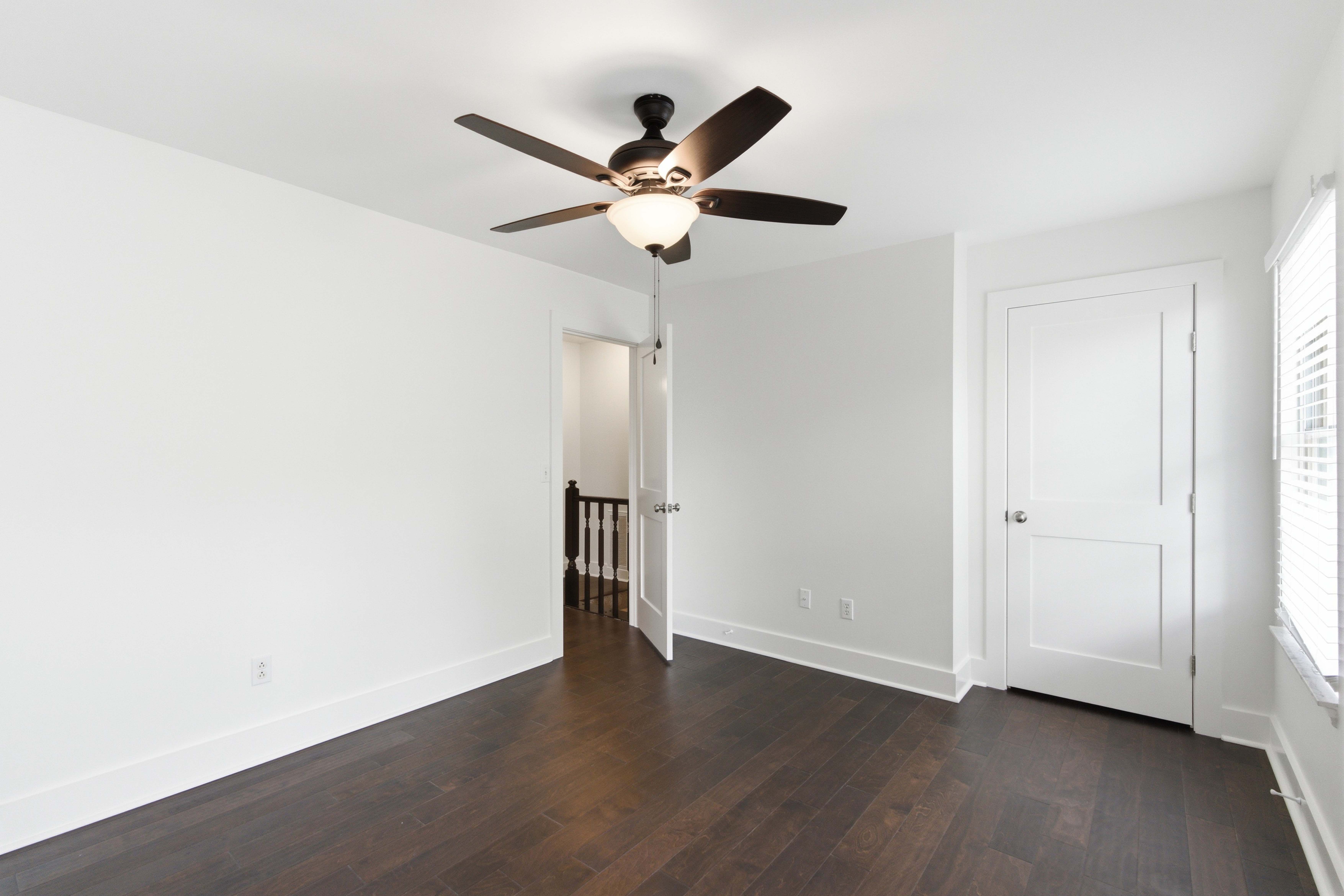  2143 Pinehurst Avenue - 物件實景